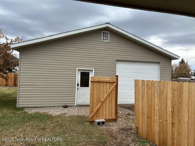 168 E 2ND Avenue