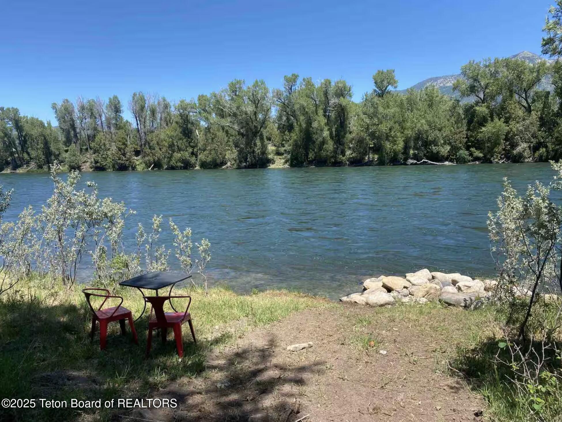 863 SNAKE RIVER Road