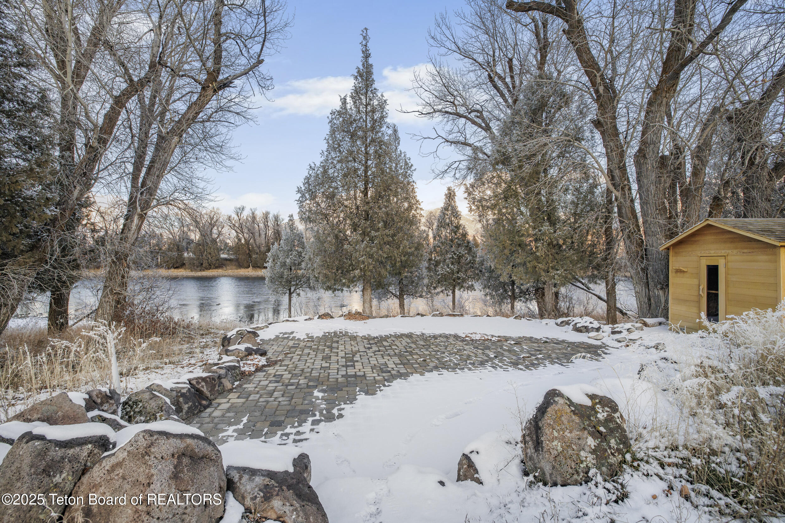 863 SNAKE RIVER Road