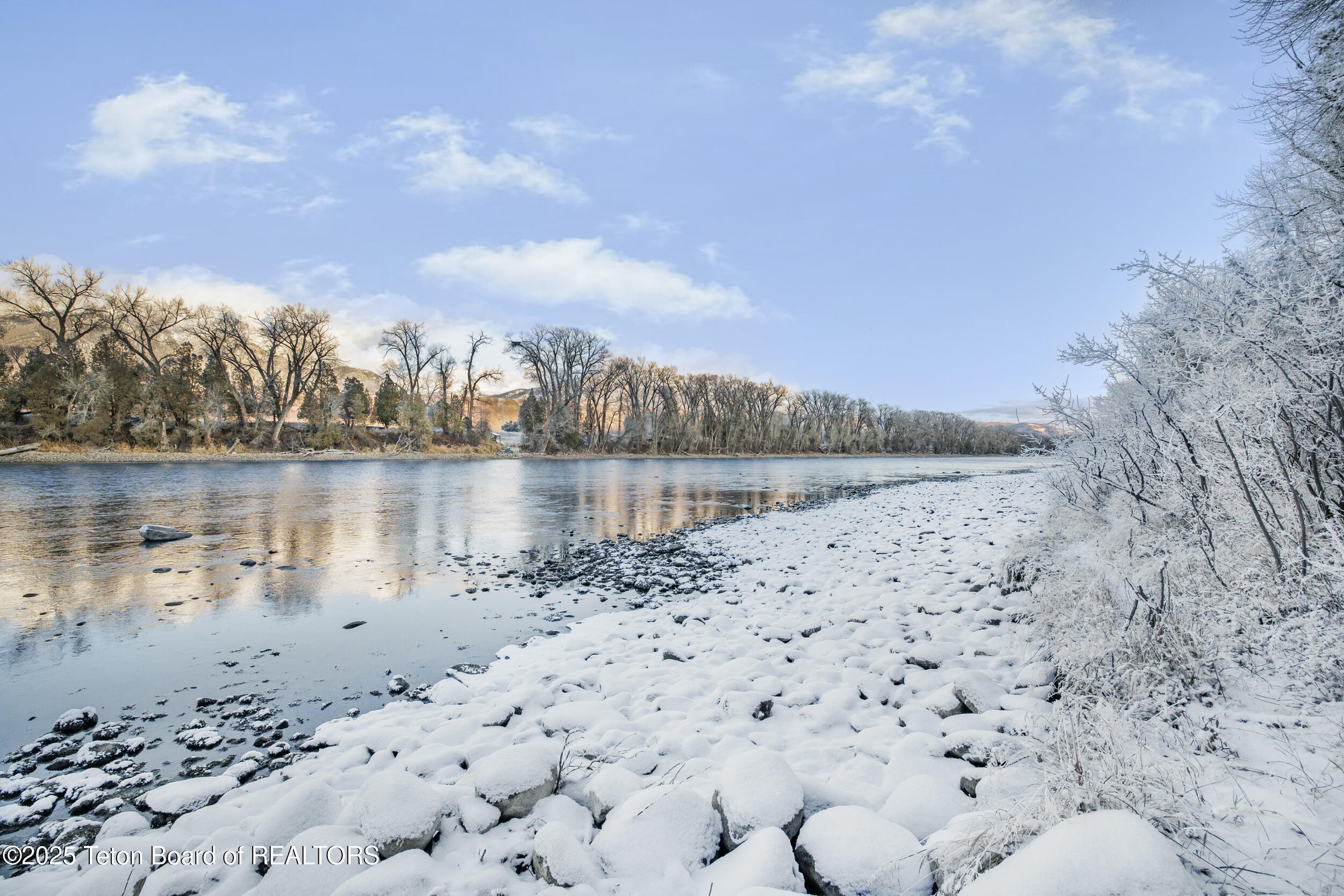 863 SNAKE RIVER Road