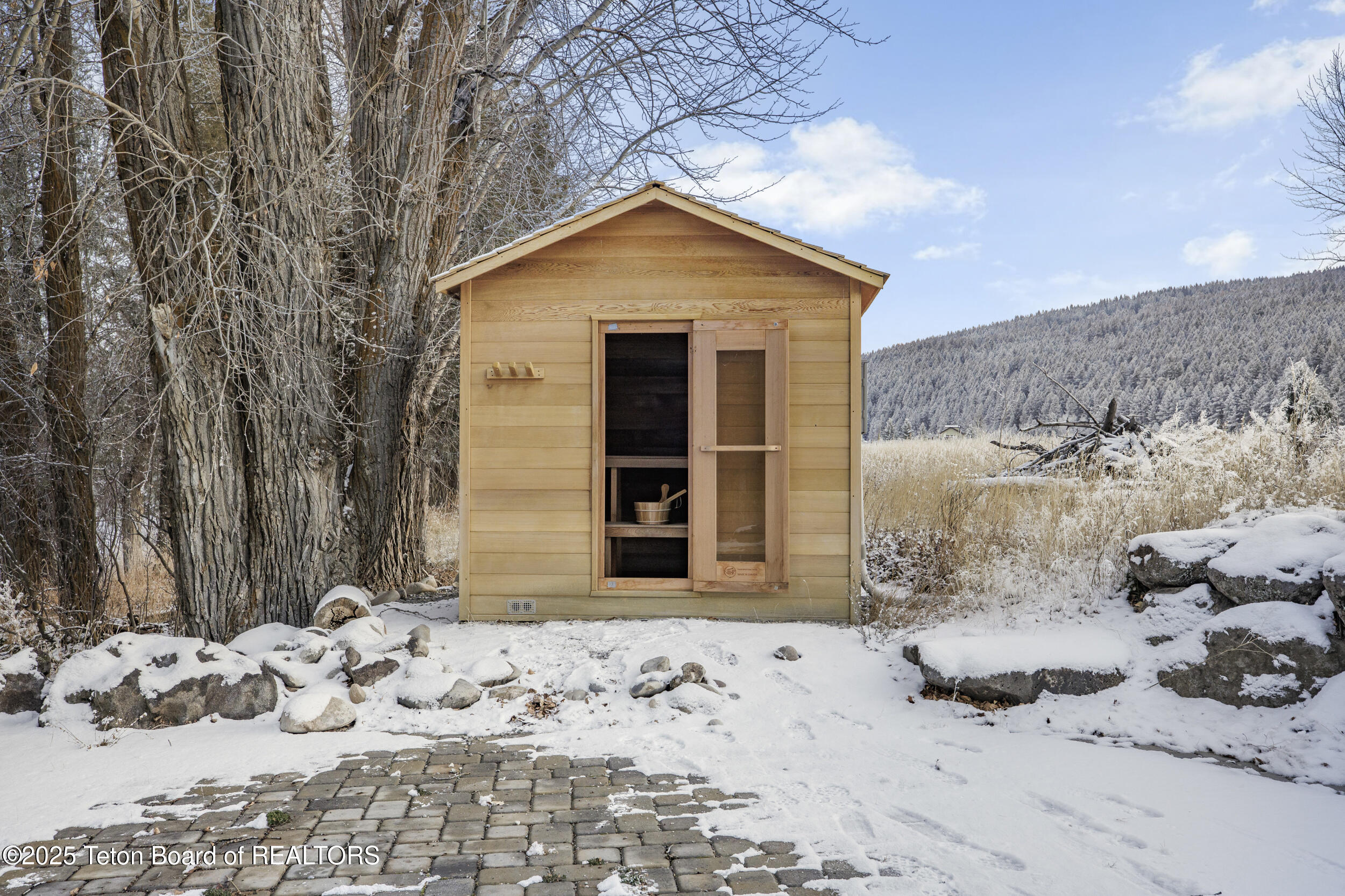 863 SNAKE RIVER Road