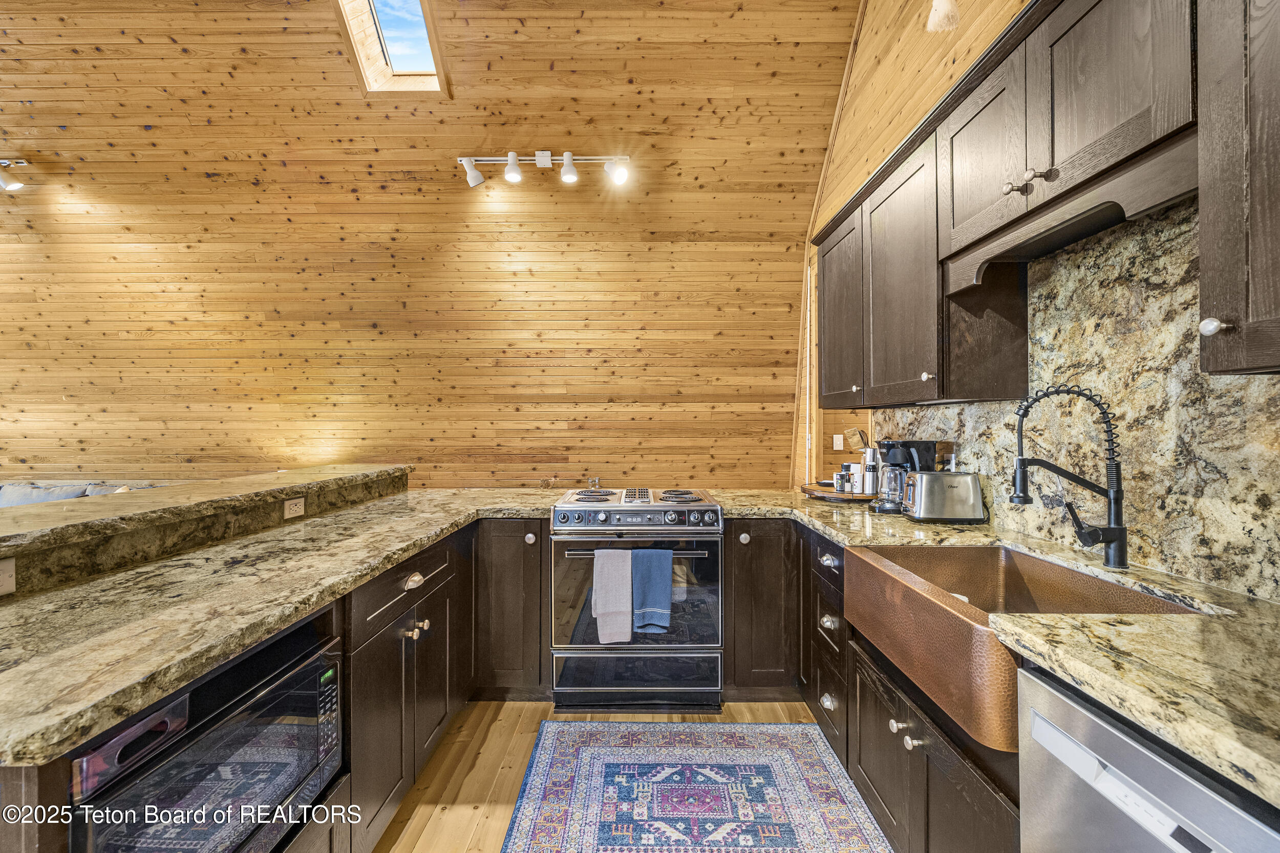 863 SNAKE RIVER Road