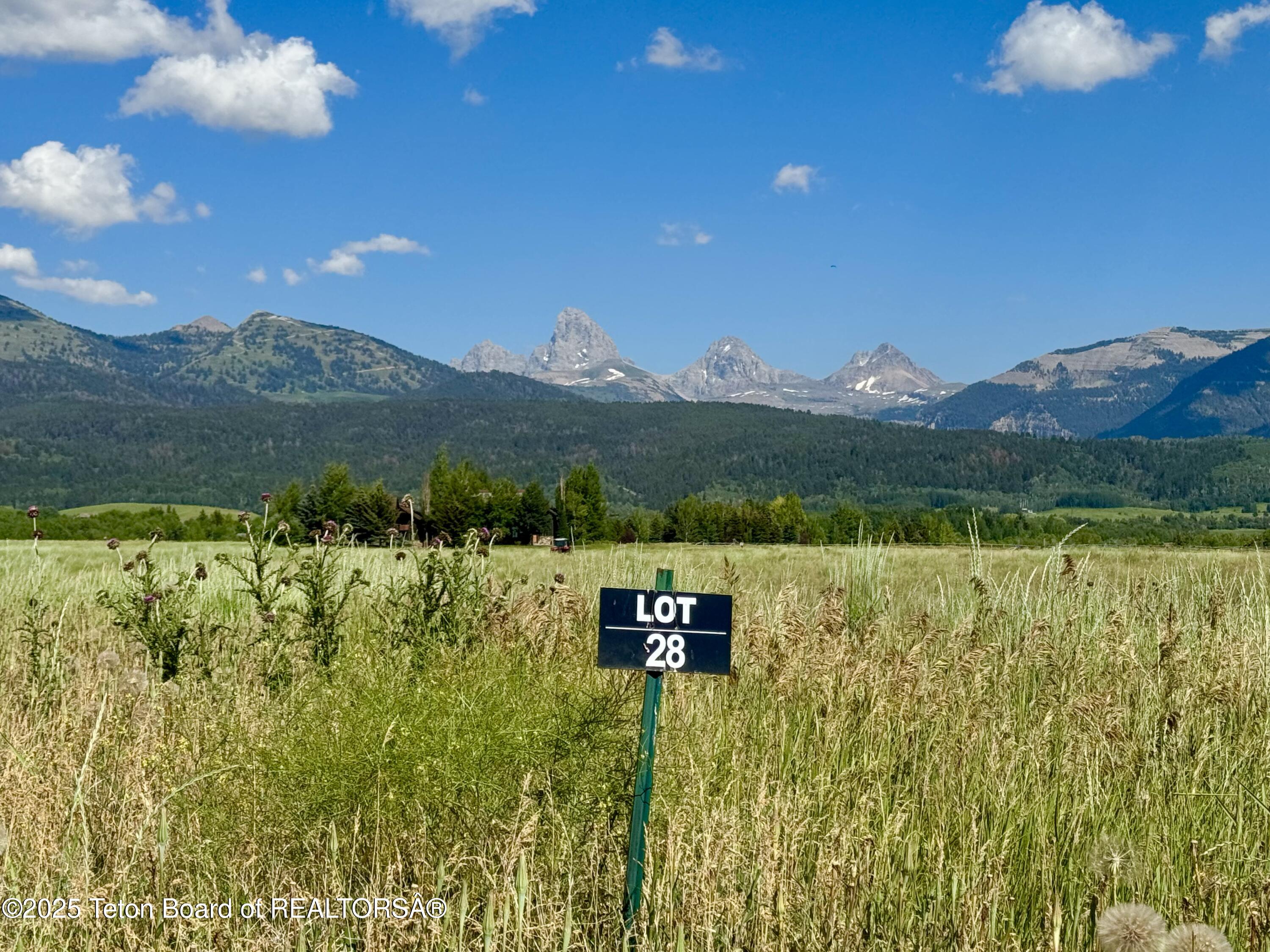 2410/2415 SNOW CREST RANCH DRIVE