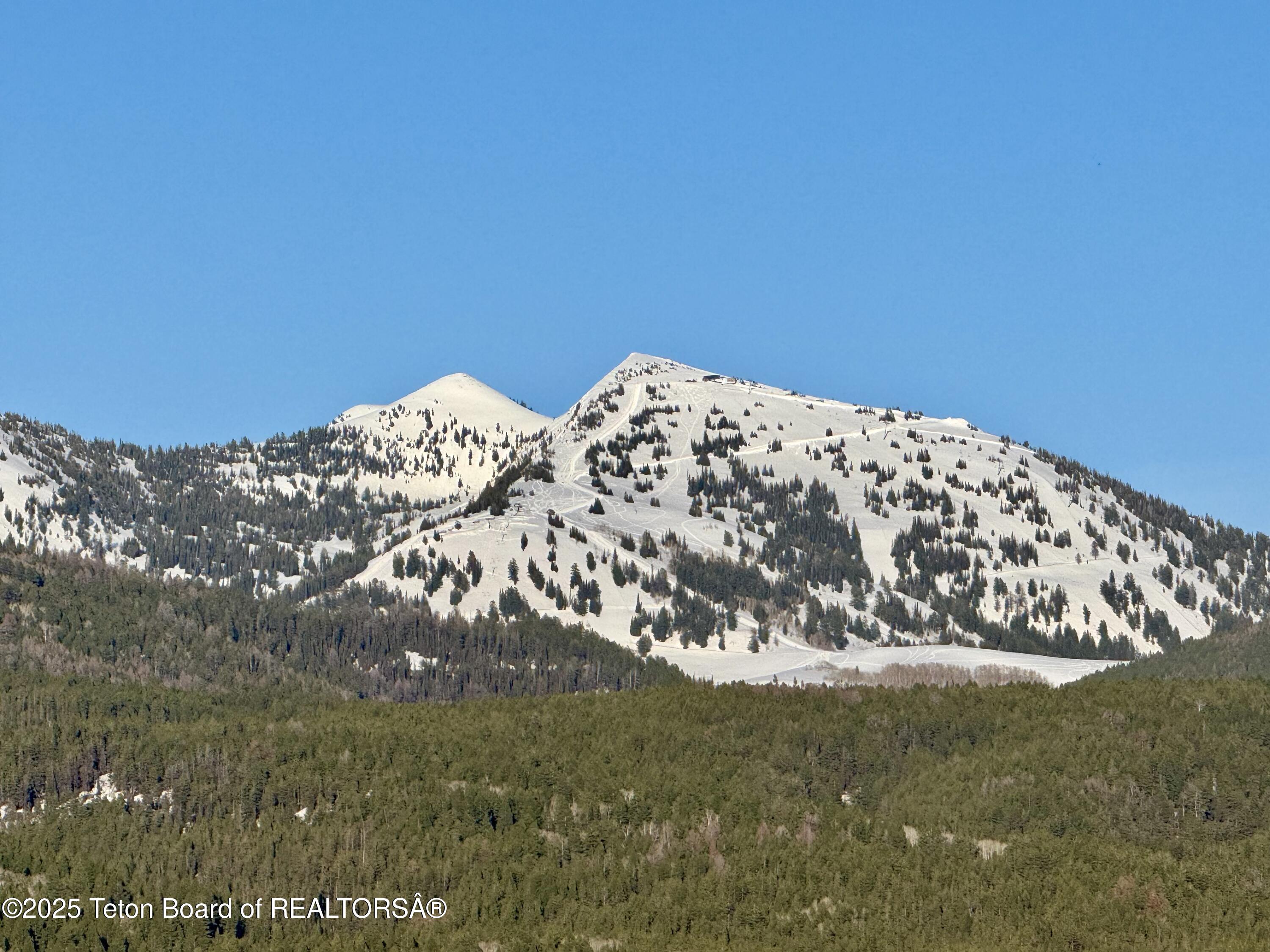 2410/2415 SNOW CREST RANCH DRIVE