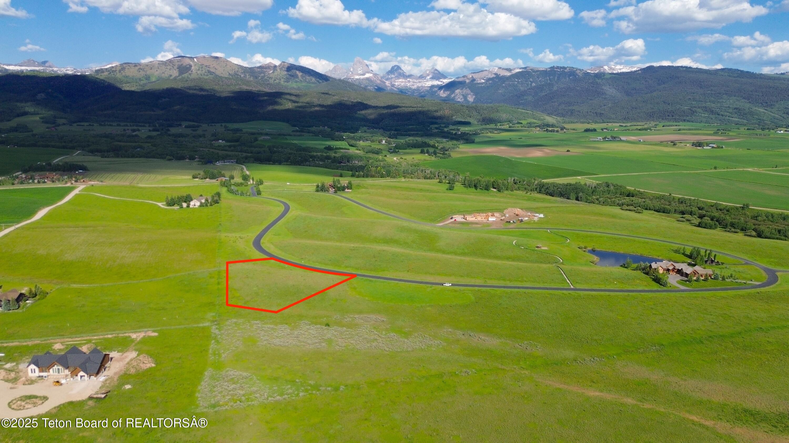 2410/2415 SNOW CREST RANCH DRIVE