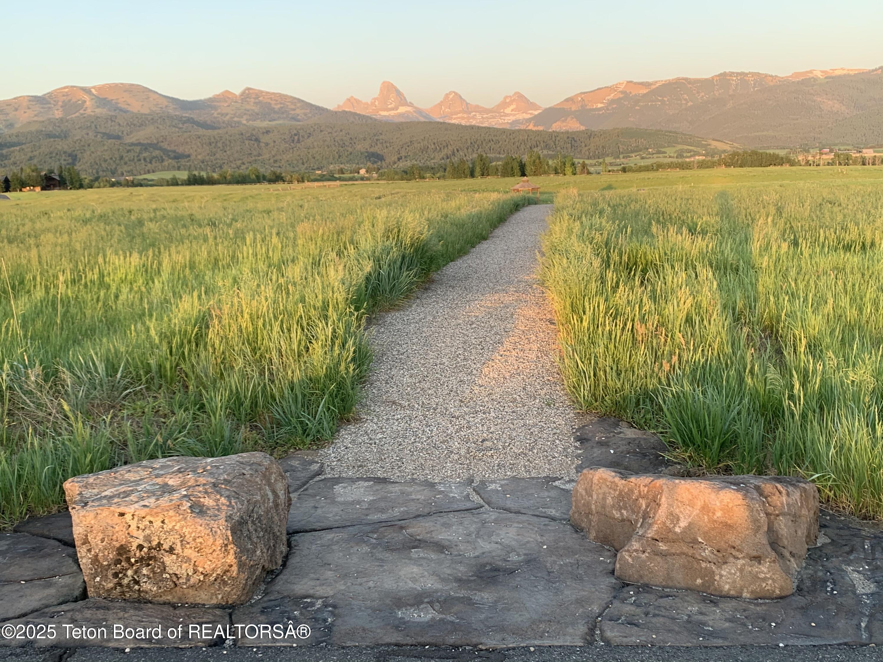 2410/2415 SNOW CREST RANCH DRIVE