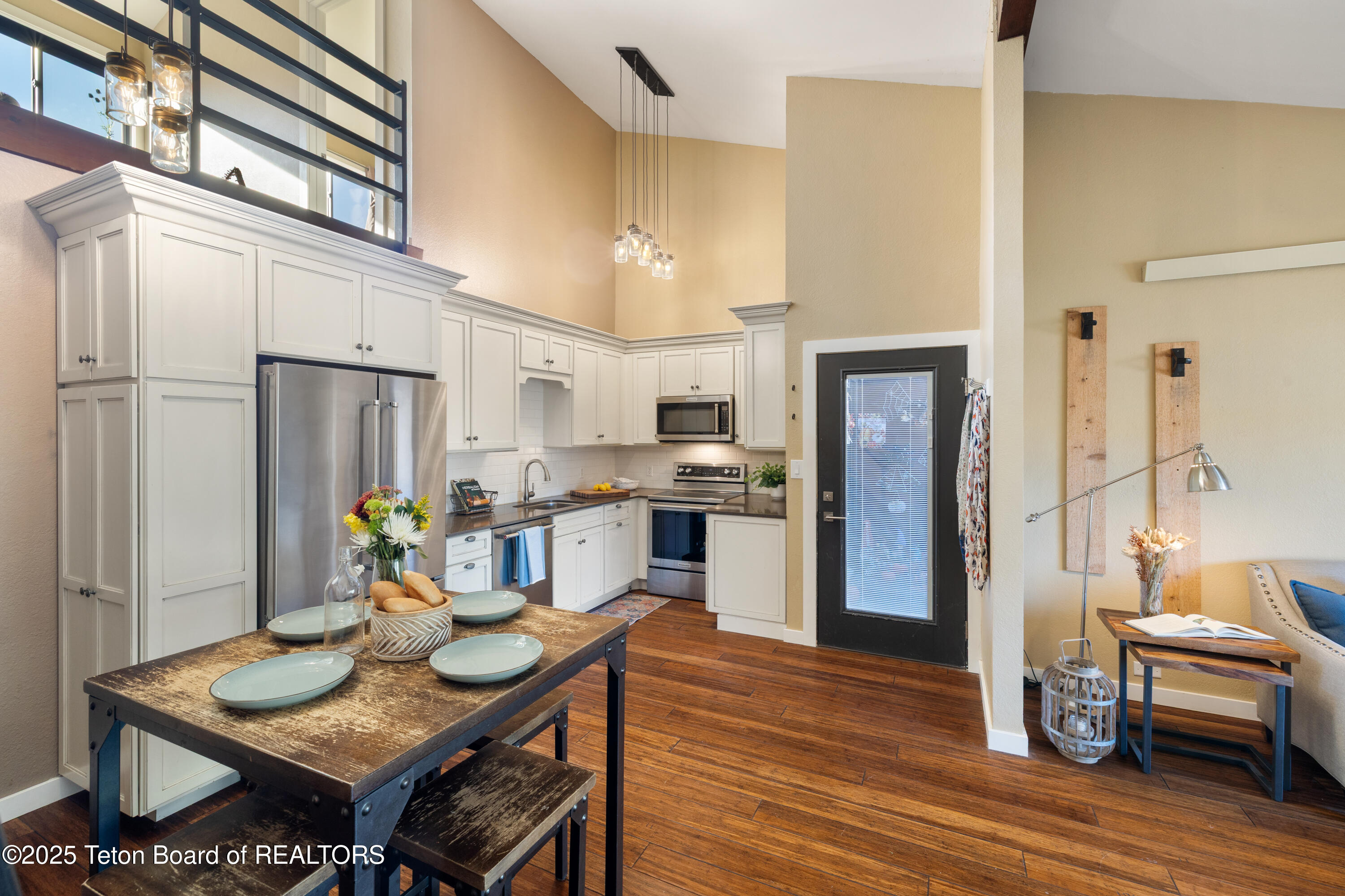 355 W DELONEY Avenue D-6