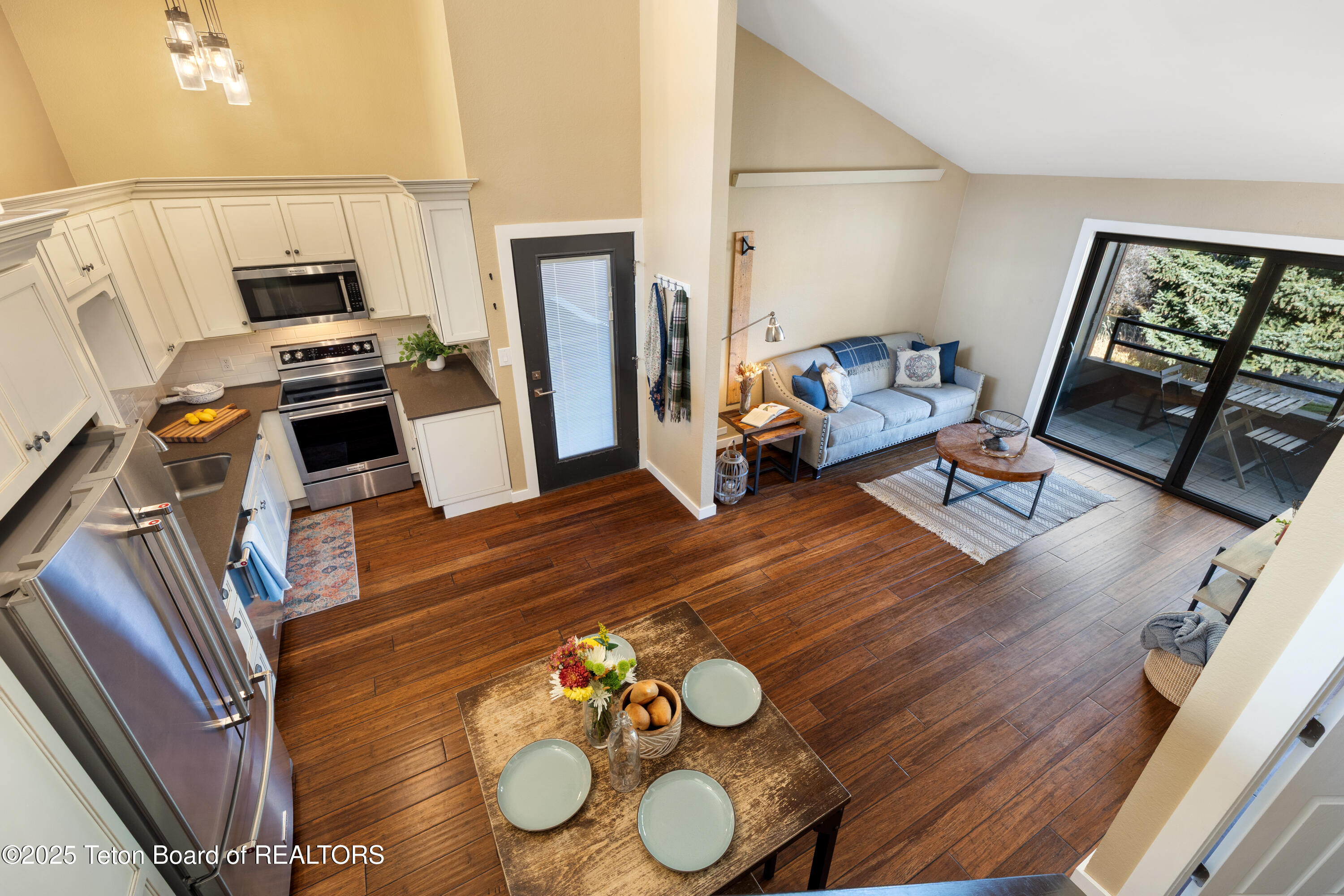 355 W DELONEY Avenue D-6