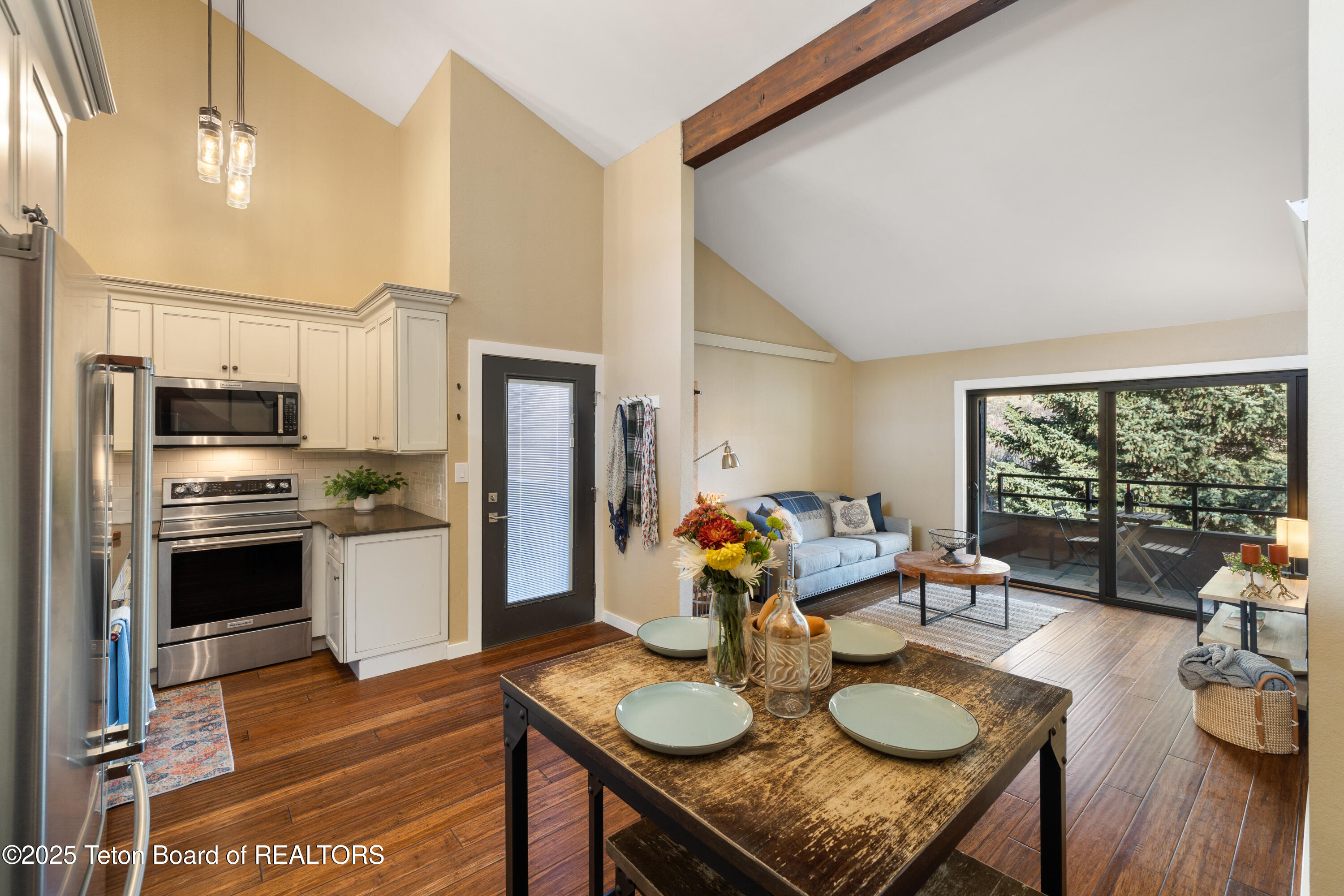 355 W DELONEY Avenue D-6