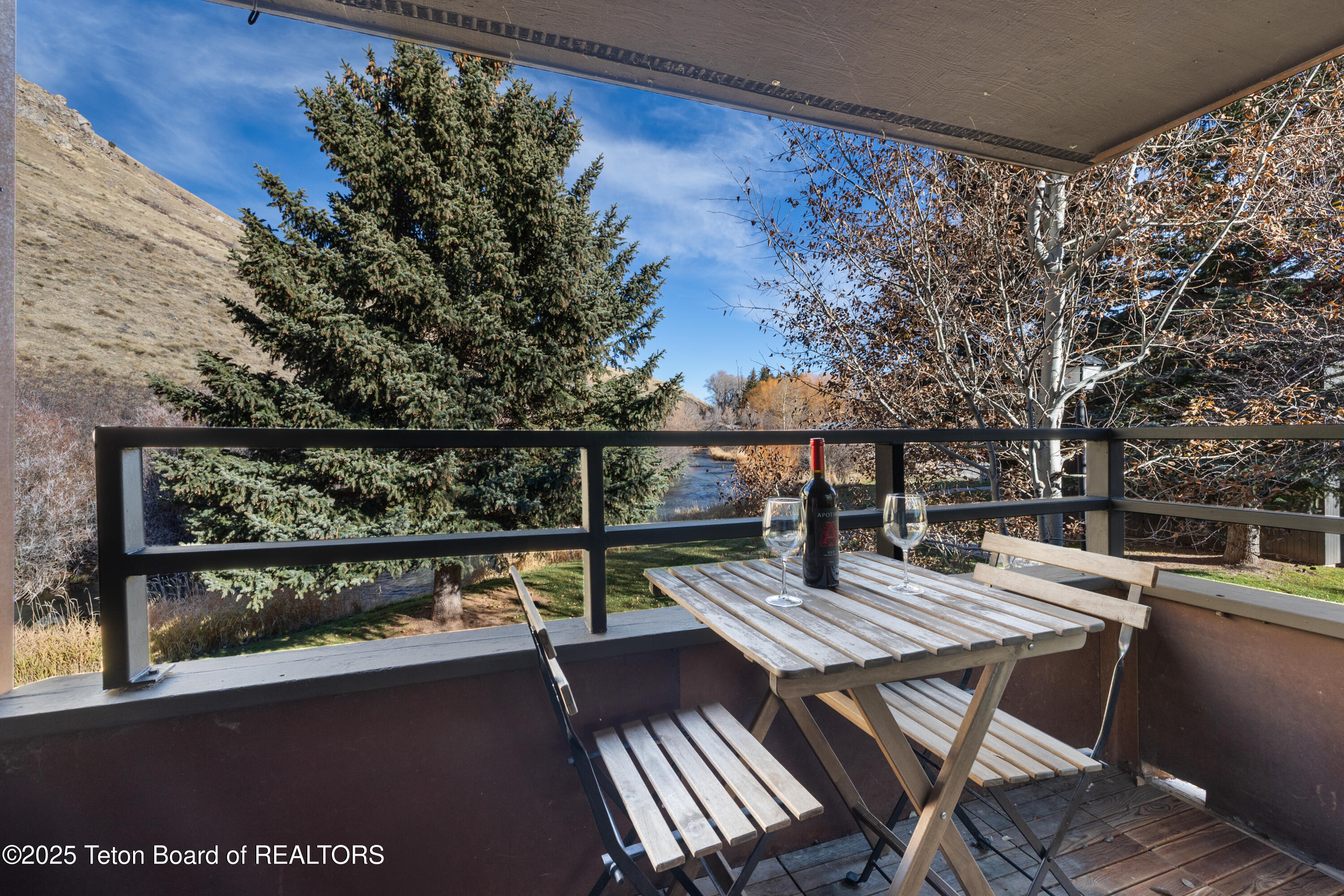355 W DELONEY Avenue D-6