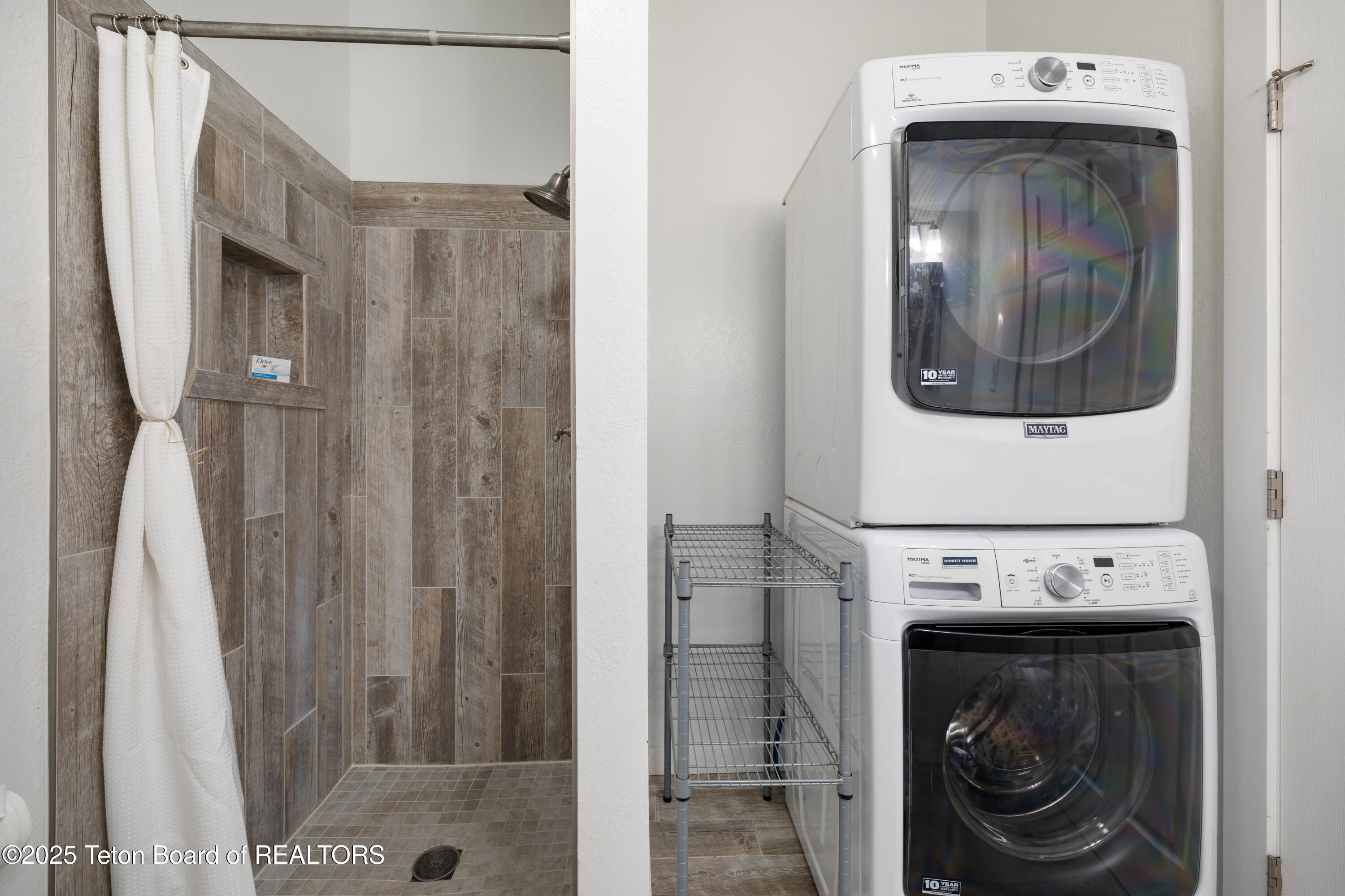 355 W DELONEY Avenue D-6