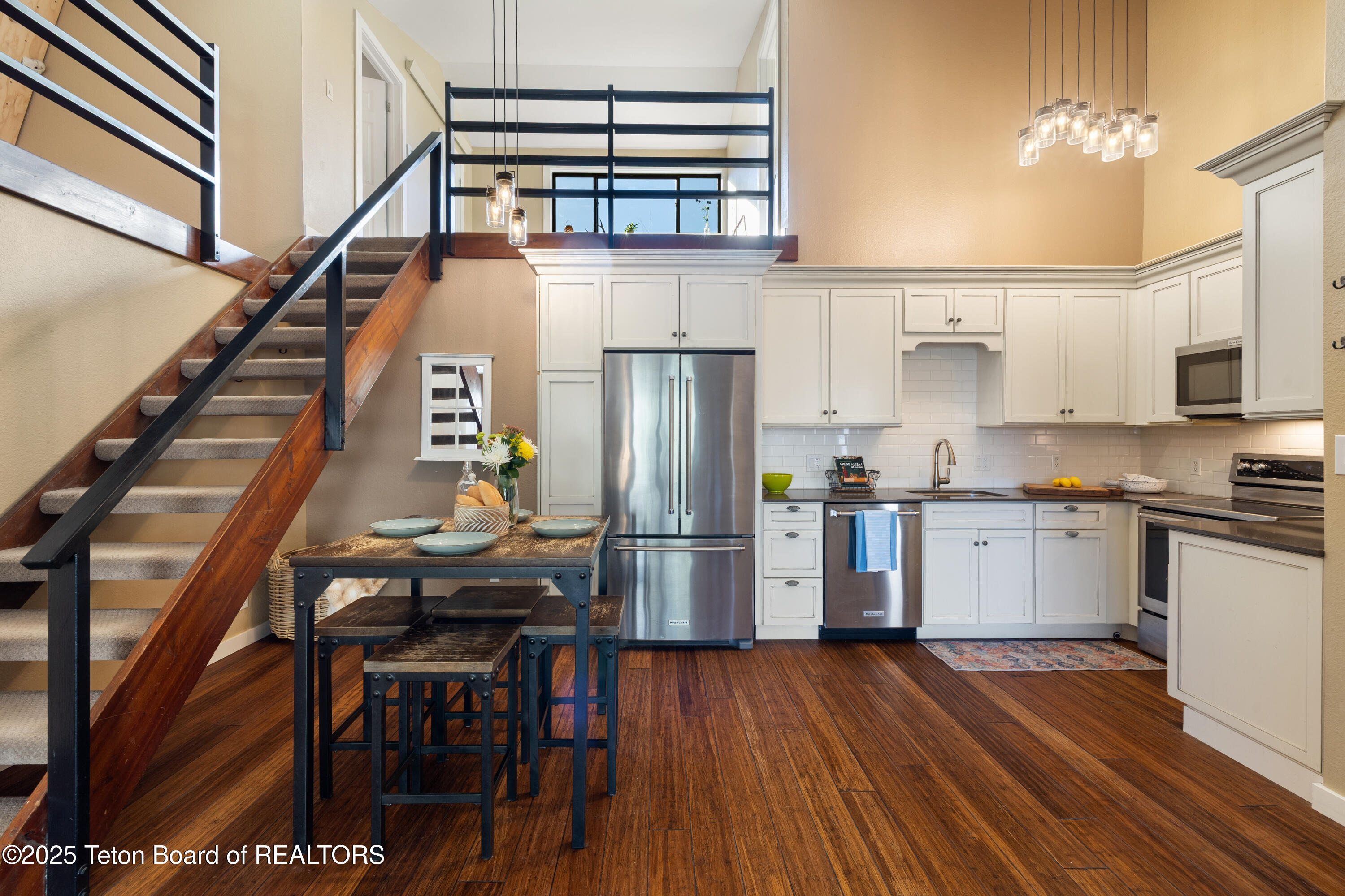 355 W DELONEY Avenue D-6
