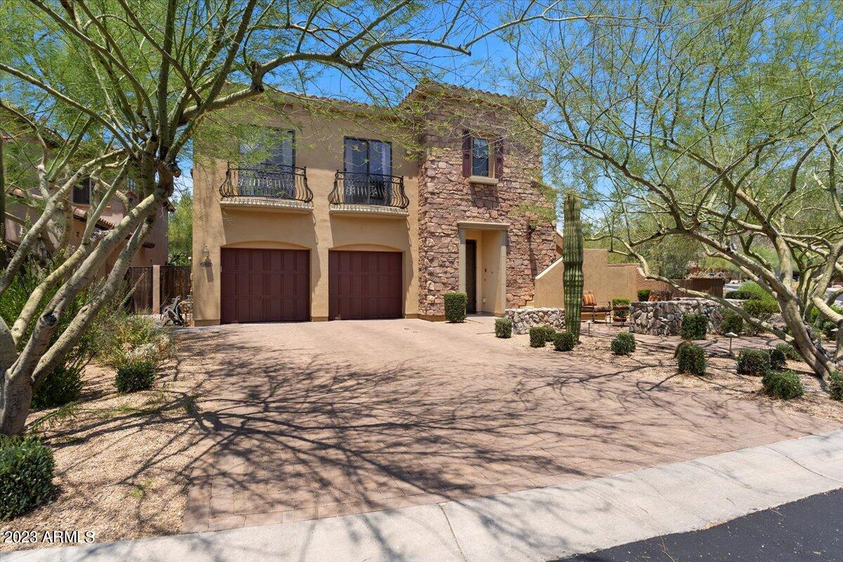 9832 E EDGESTONE Drive