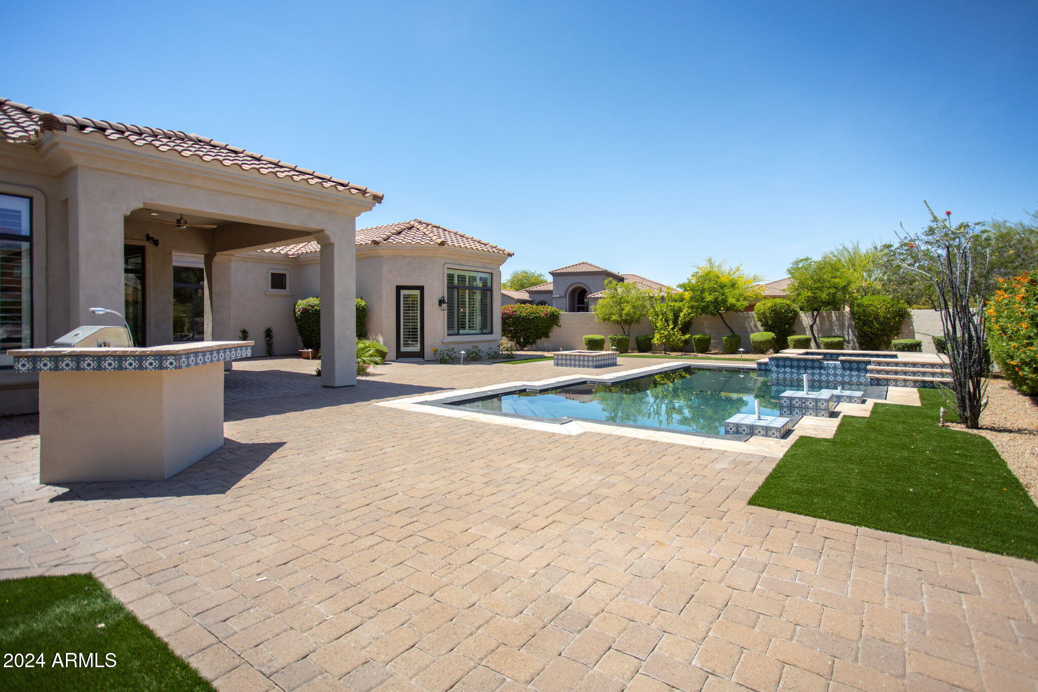 10007 E Ridgerunner Drive