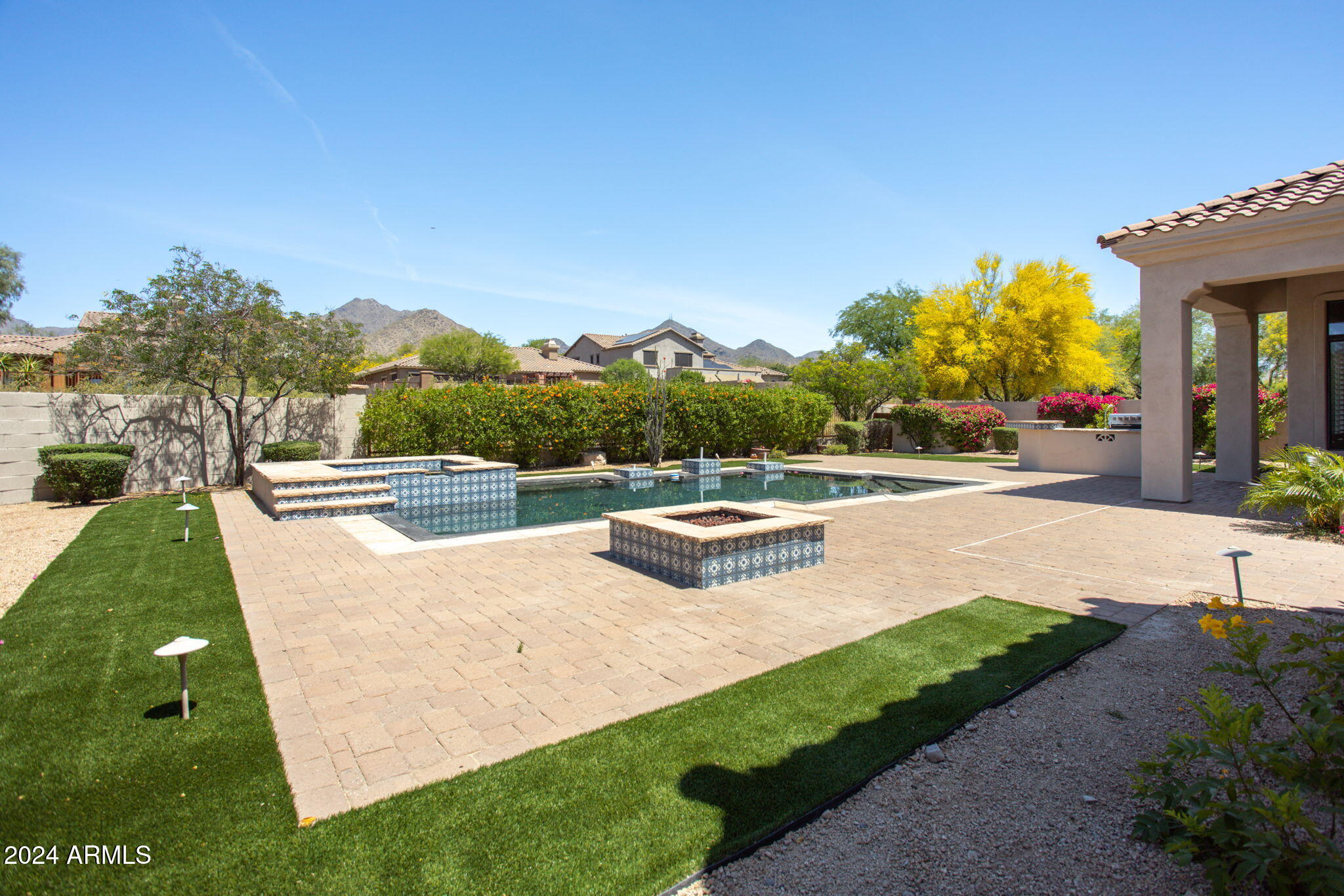 10007 E Ridgerunner Drive