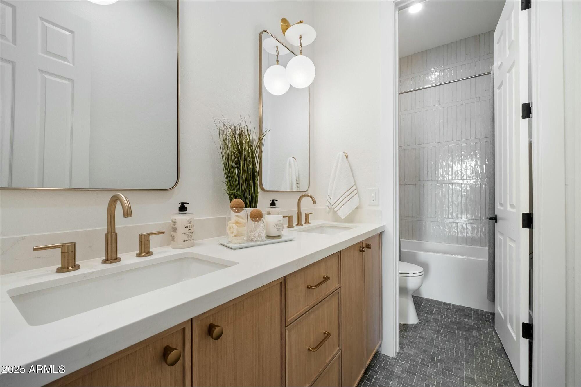 9248 E DESERT VILLAGE Drive