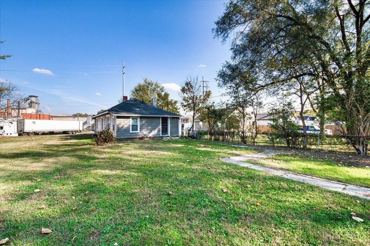 614 Catalpa Drive