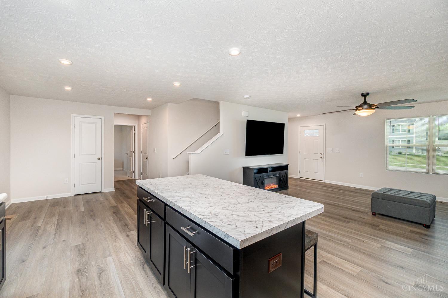 6482 Tralee Lane