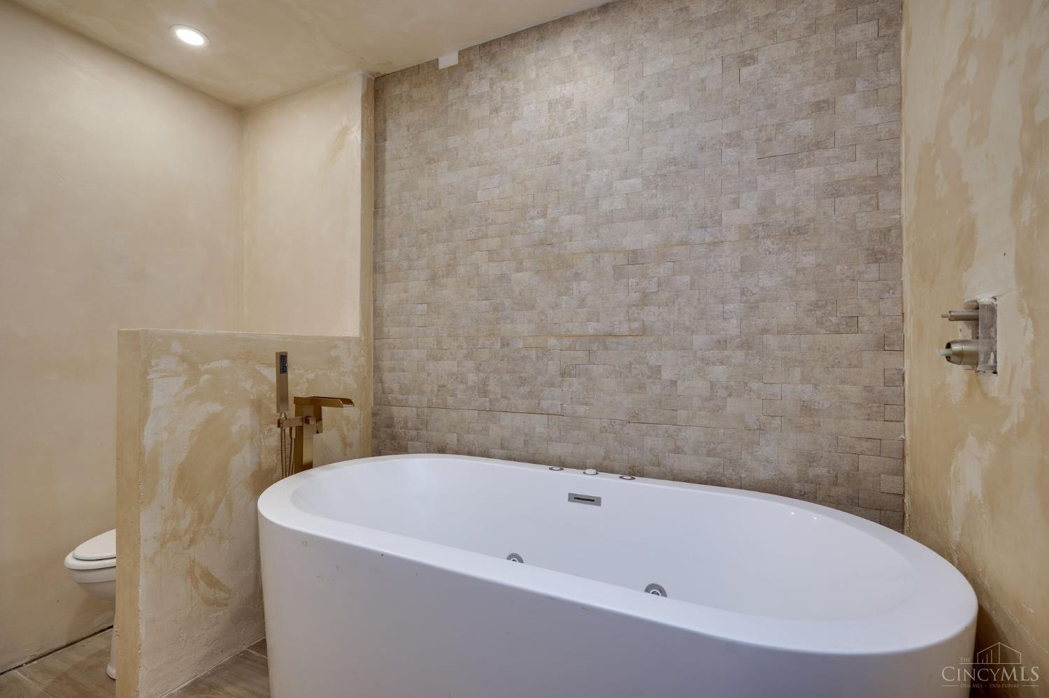 6406 Whippoorwill Way