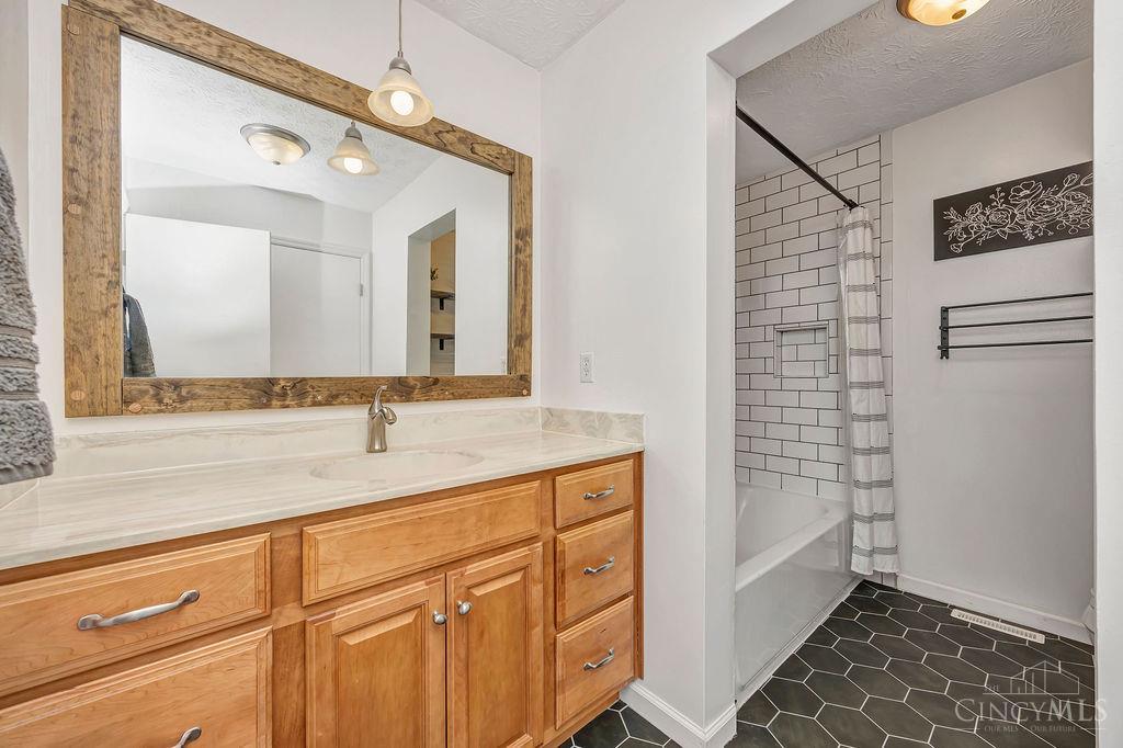 6655 Tulip Lane