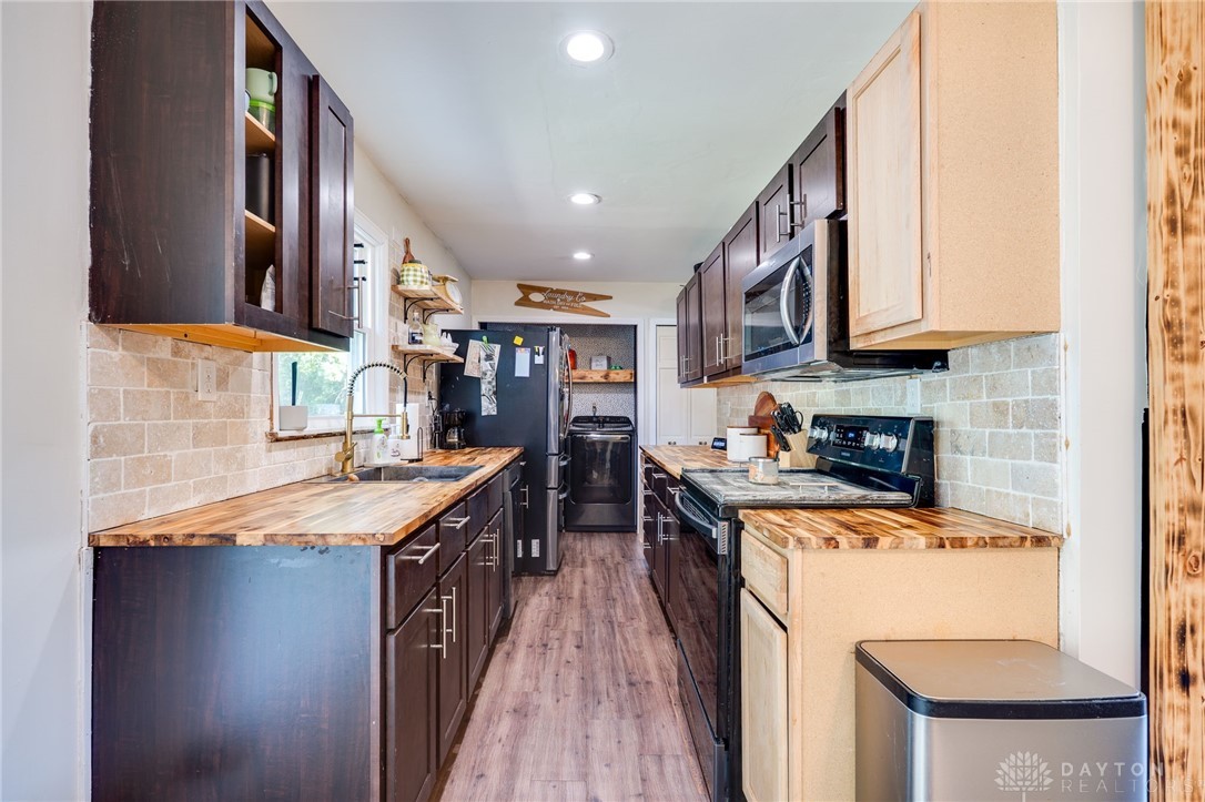 2733 N State Route 48