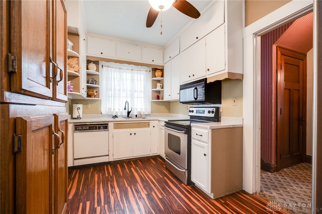 631 Belmonte Park