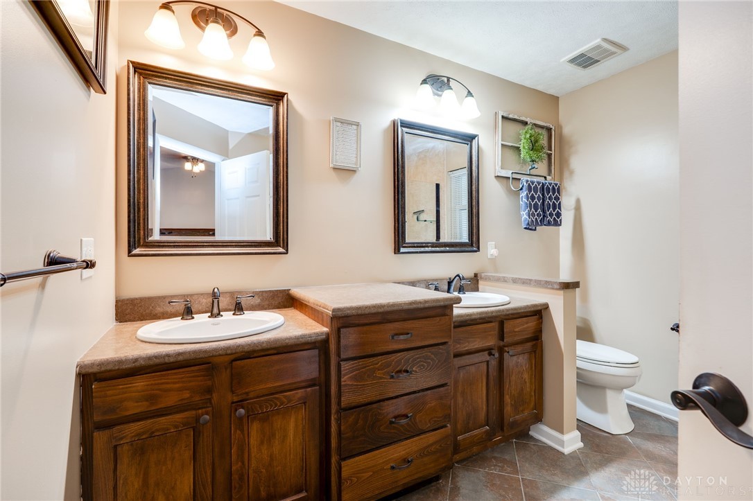 3072 Leonora Drive