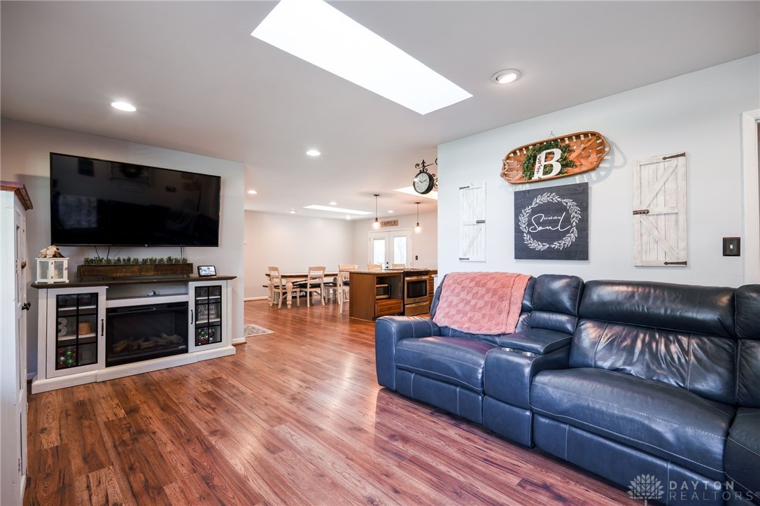 3072 Leonora Drive