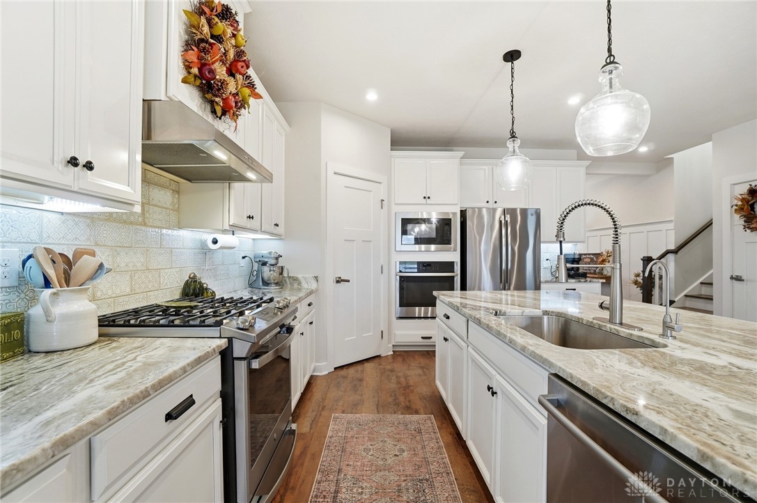 9585 Crooked Creek Drive