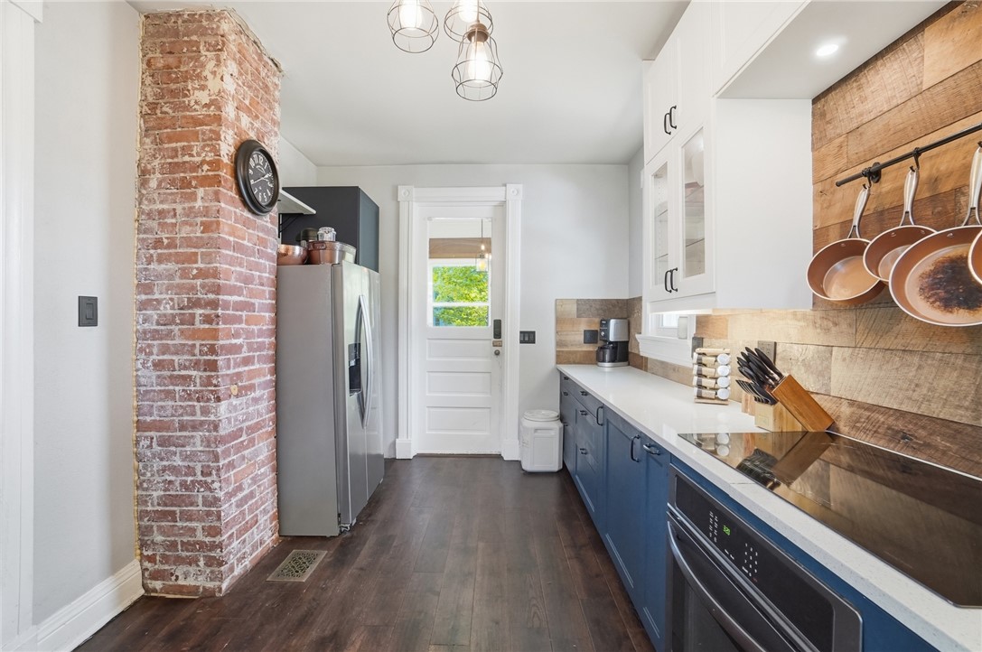 3 E Xenia Drive