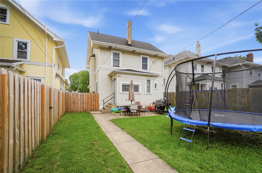843 Bowen Street