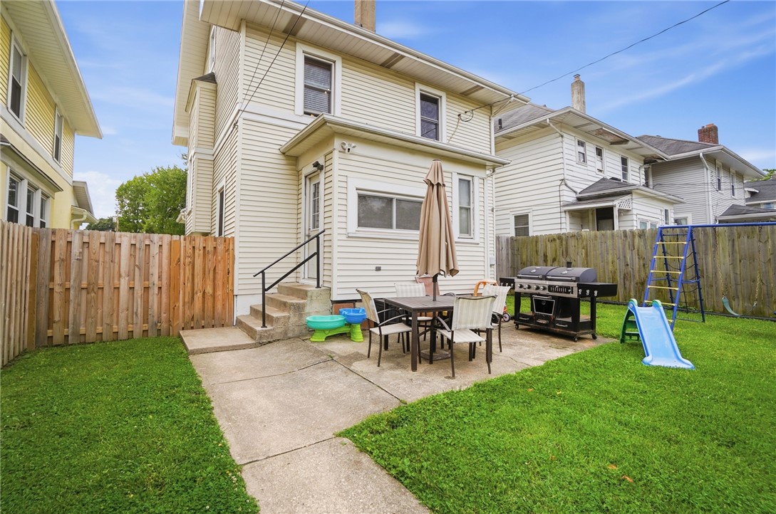 843 Bowen Street