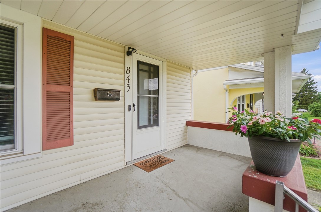 843 Bowen Street