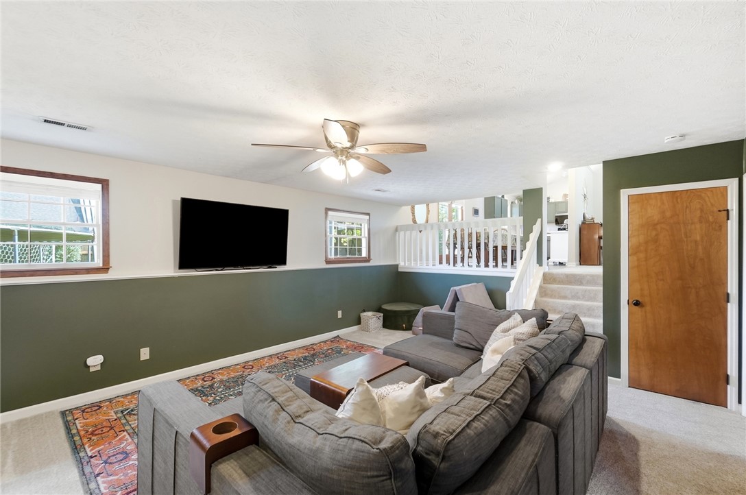 1002 Crede Way