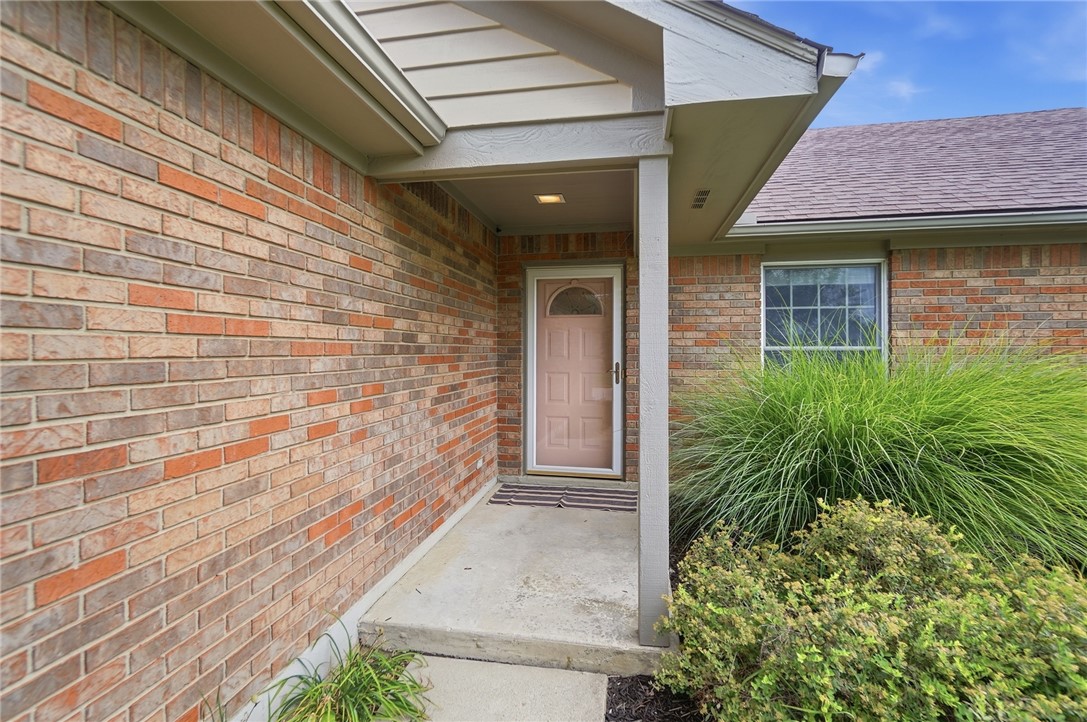 1002 Crede Way