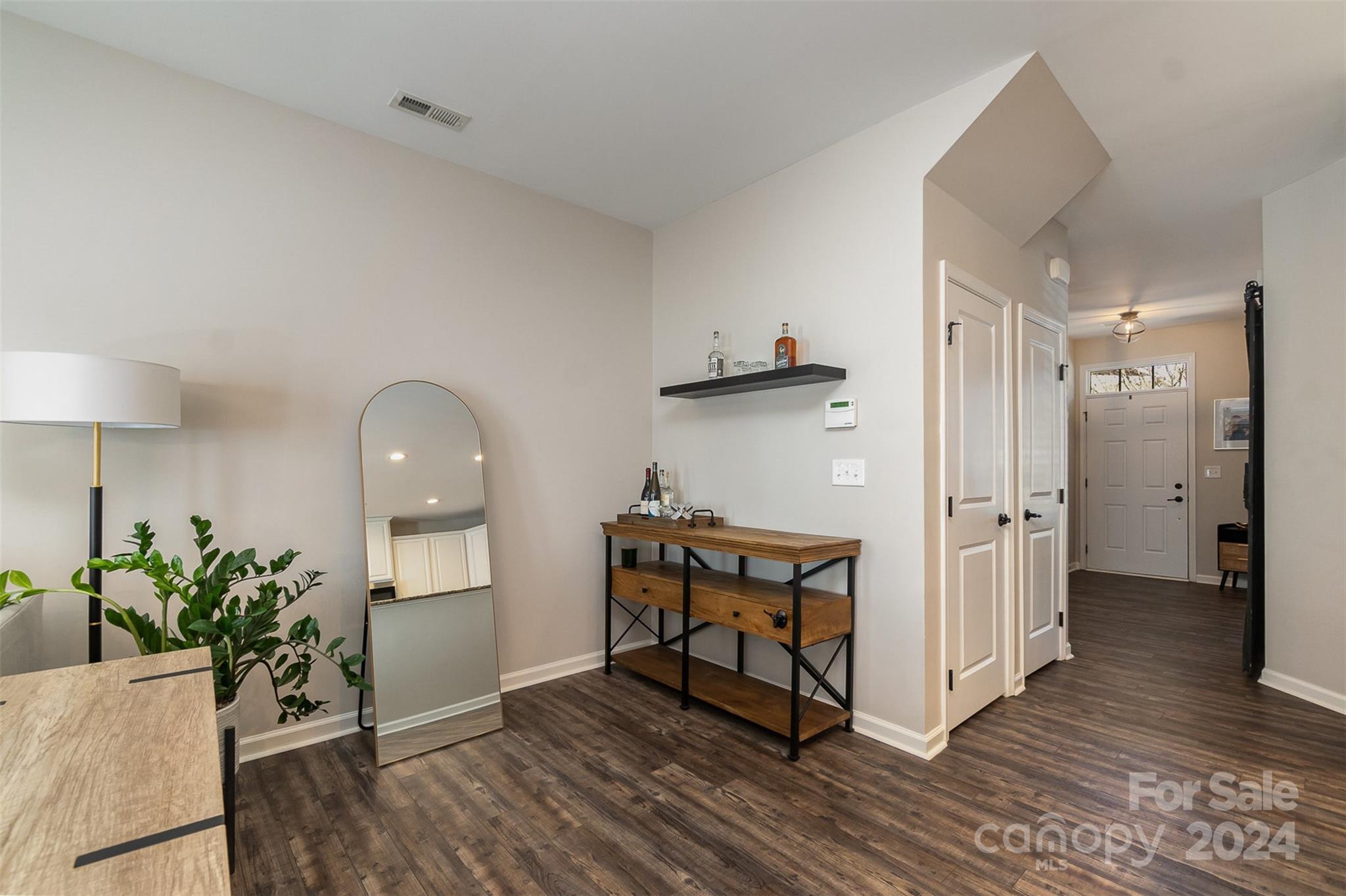 20118 Lamp Lighters Way