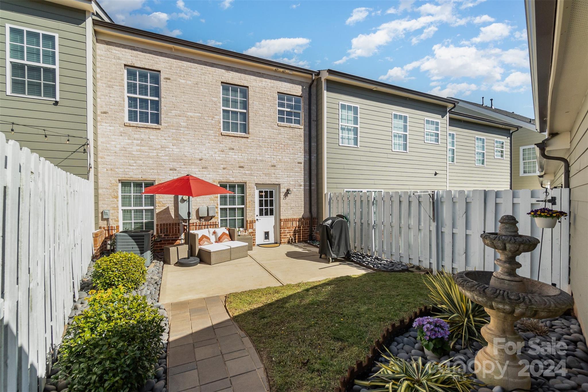 20118 Lamp Lighters Way