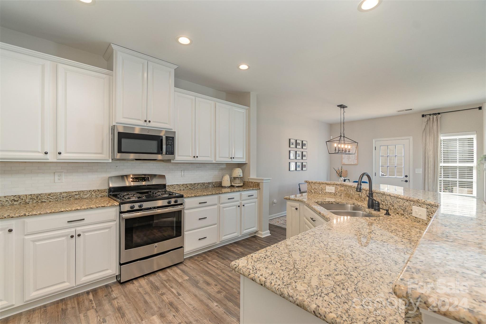 20118 Lamp Lighters Way