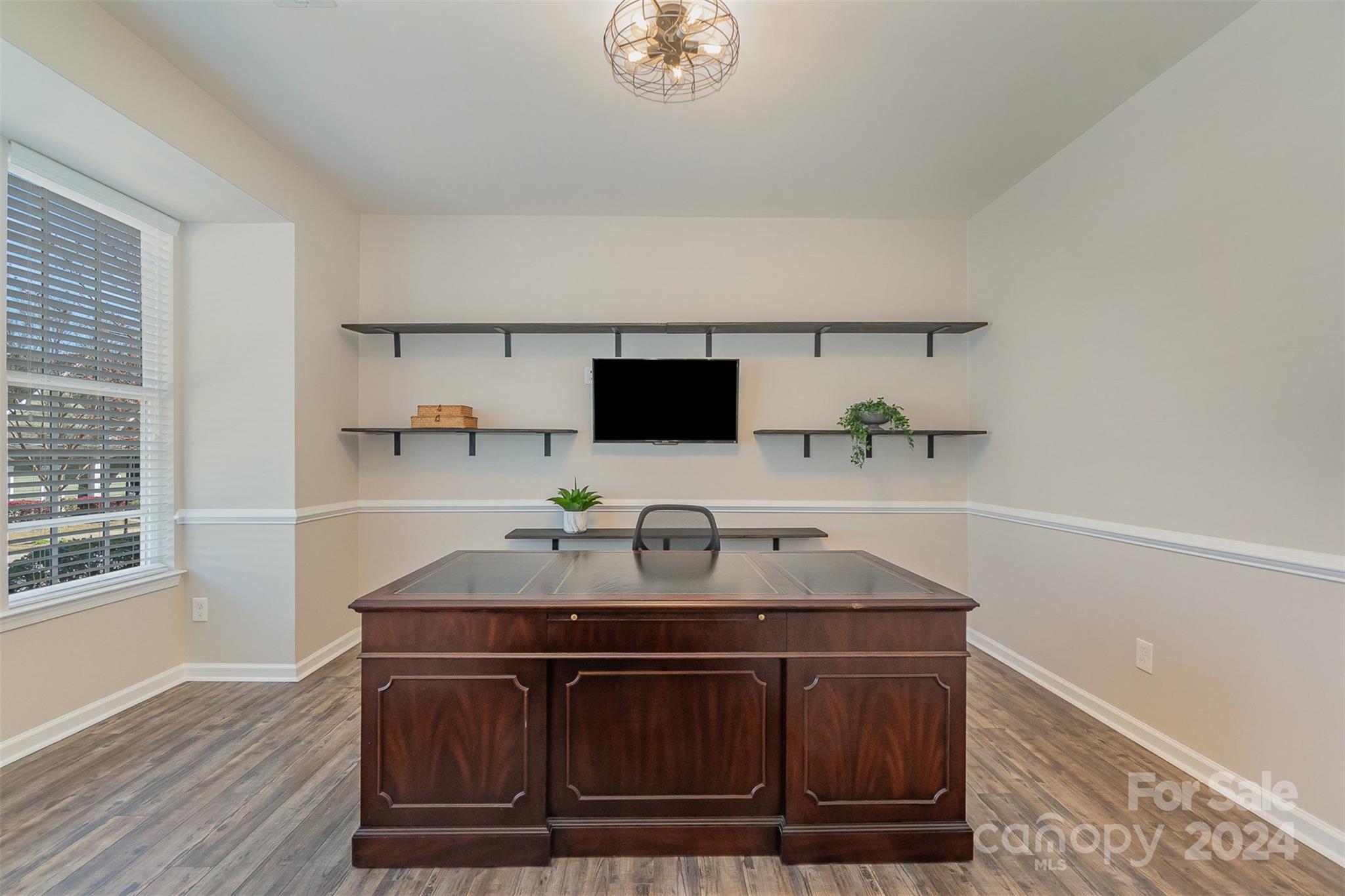 20118 Lamp Lighters Way