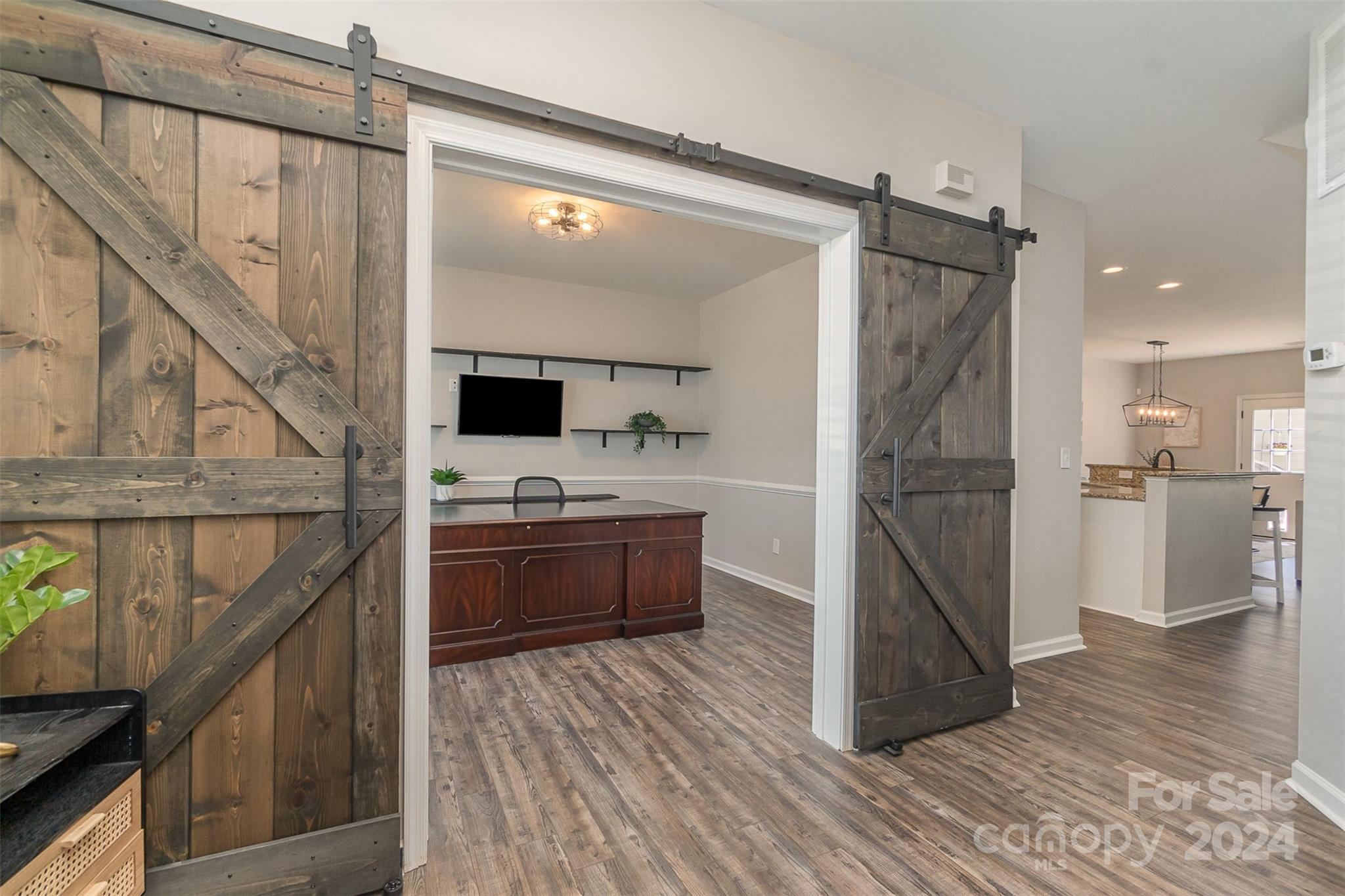 20118 Lamp Lighters Way