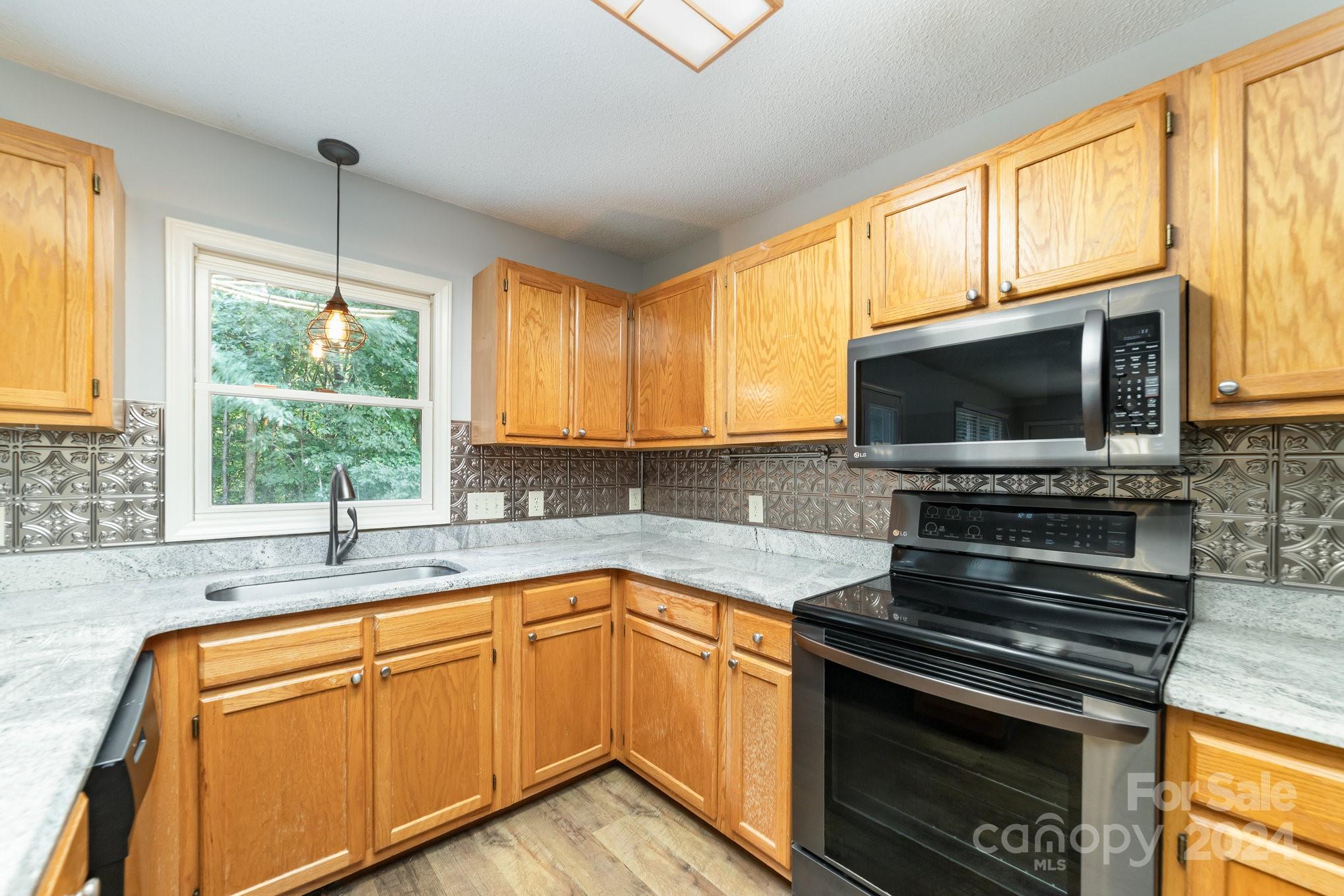 152 Kingfisher Drive