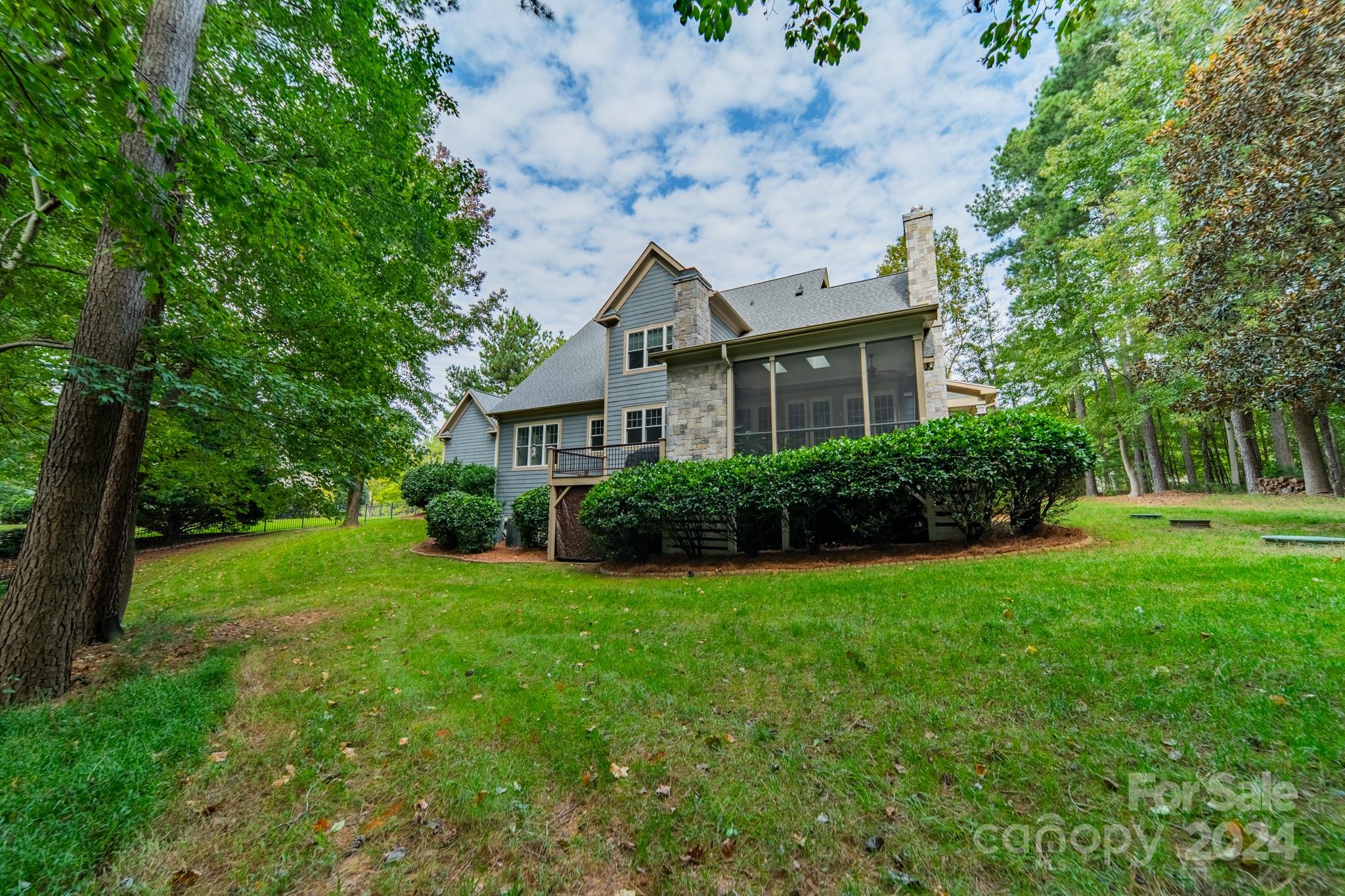 114 Hammersmith Farm Lane Unit: 528