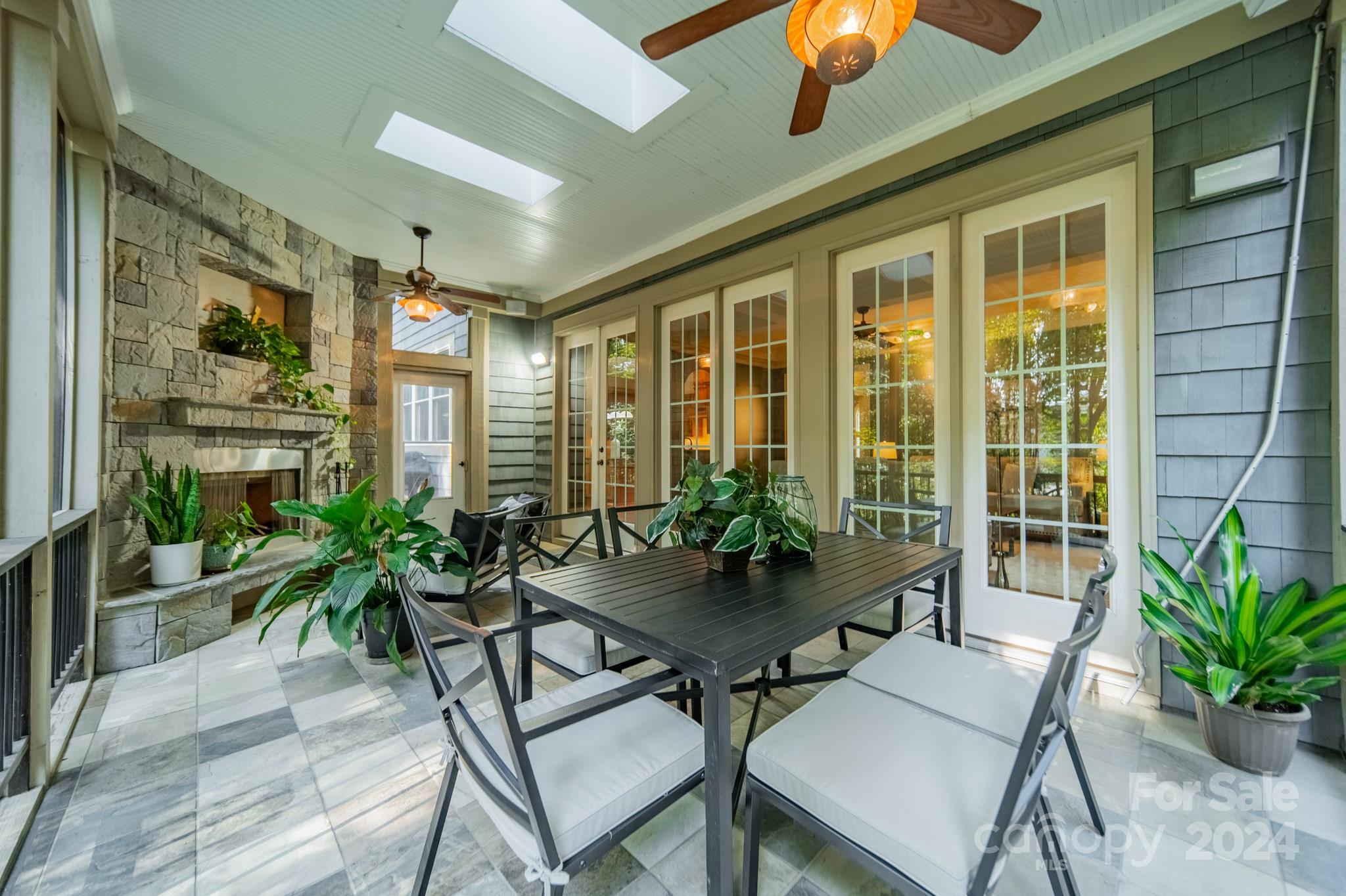 114 Hammersmith Farm Lane Unit: 528