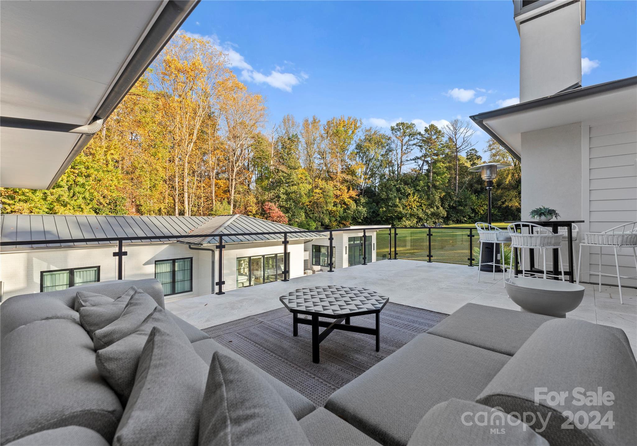 2715 Loch Lane