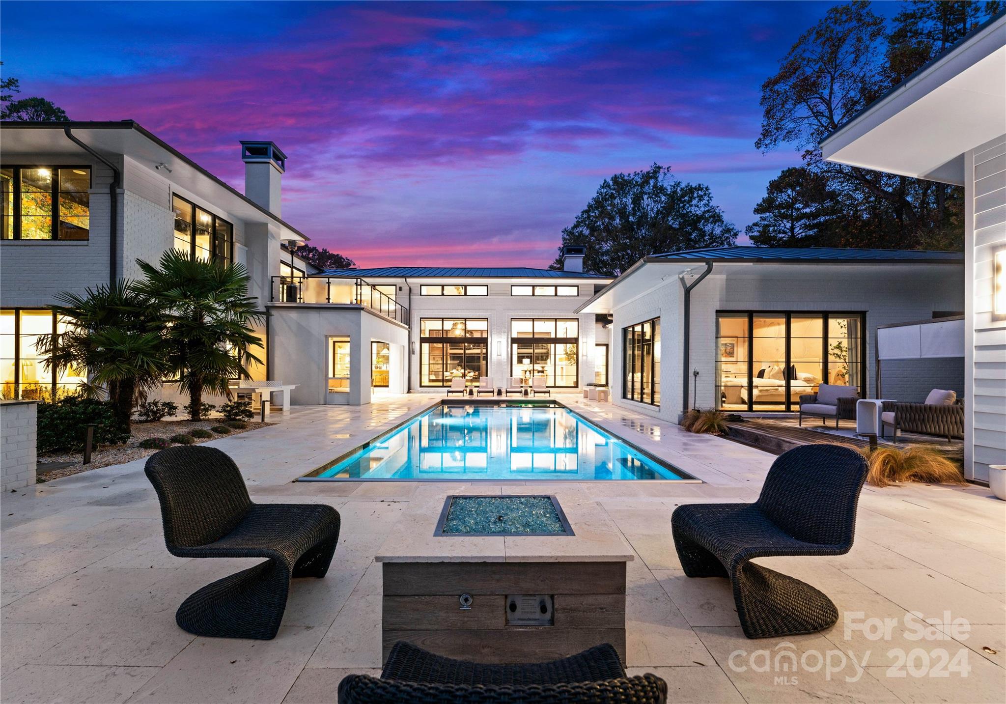 2715 Loch Lane