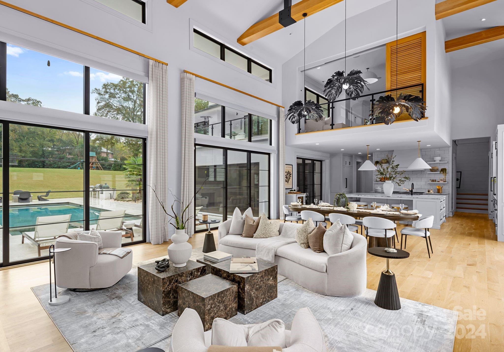 2715 Loch Lane