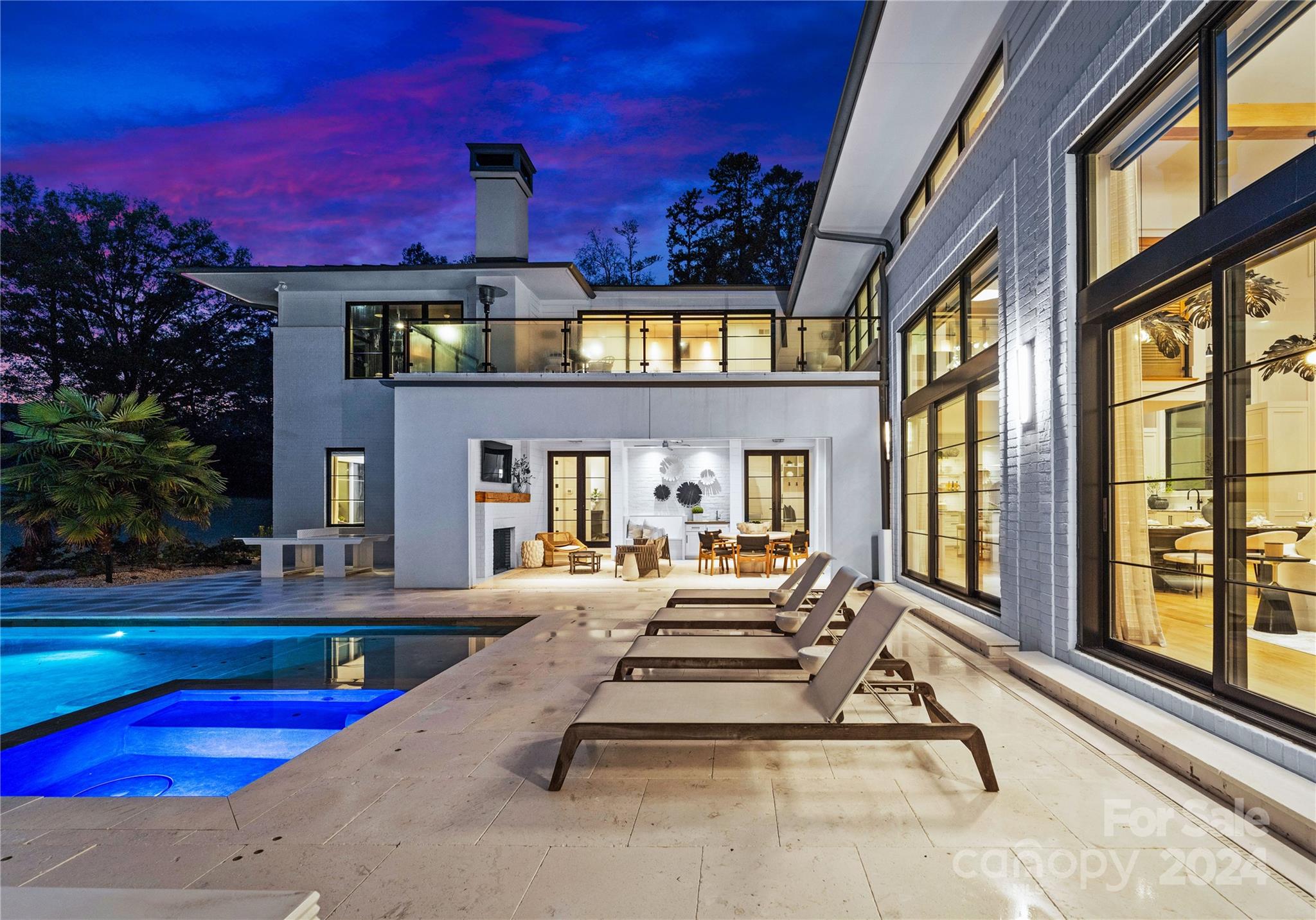 2715 Loch Lane