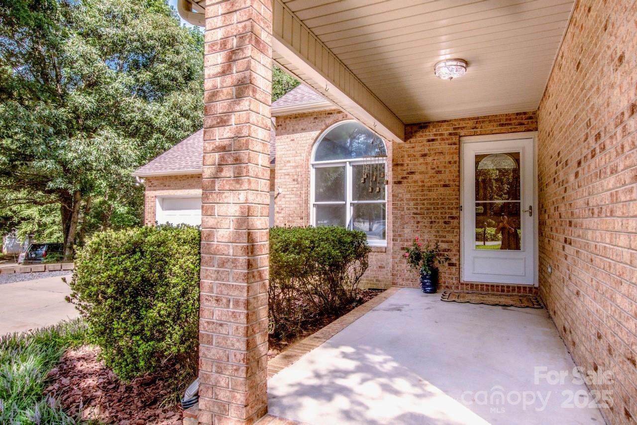 152 Kingfisher Drive