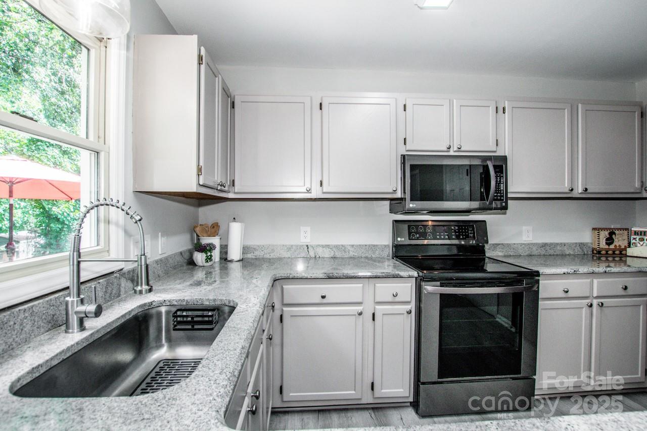 152 Kingfisher Drive