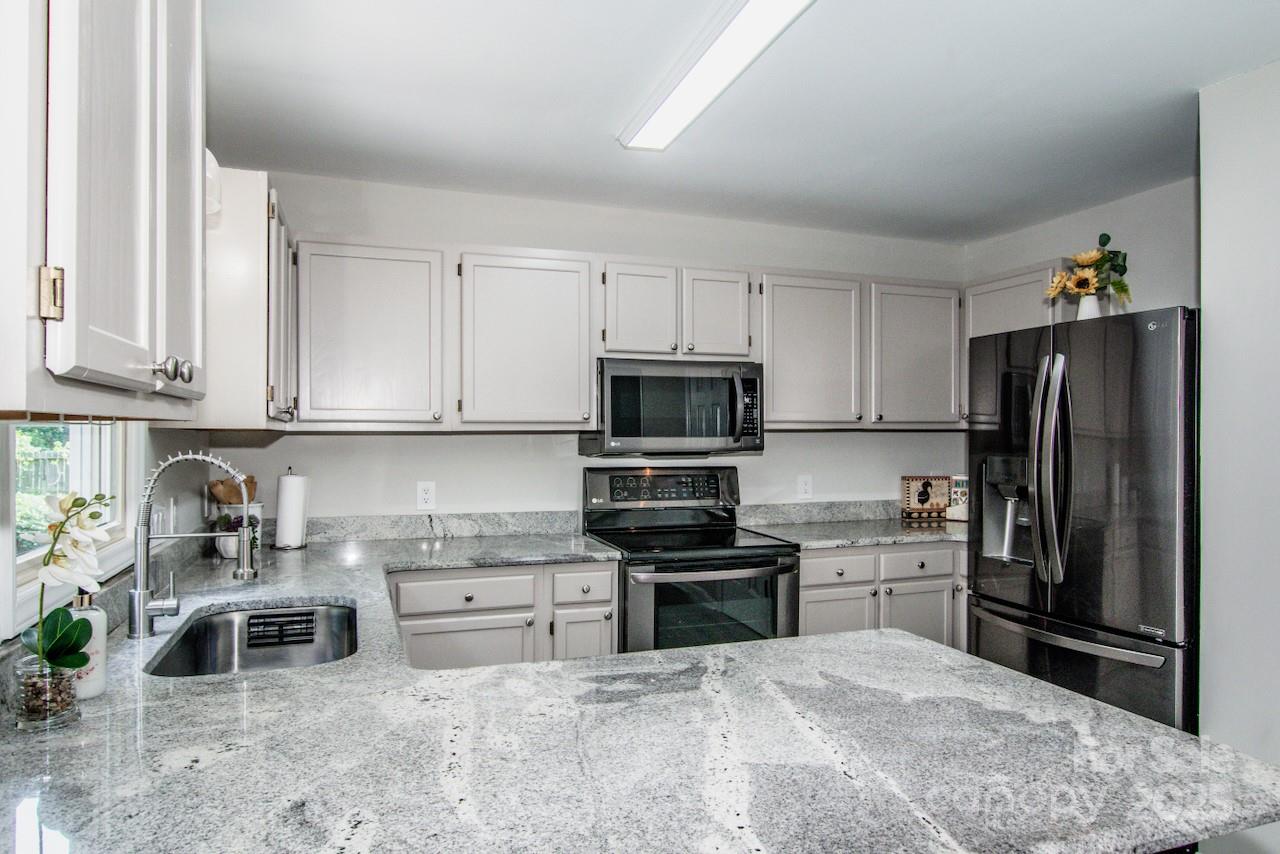 152 Kingfisher Drive